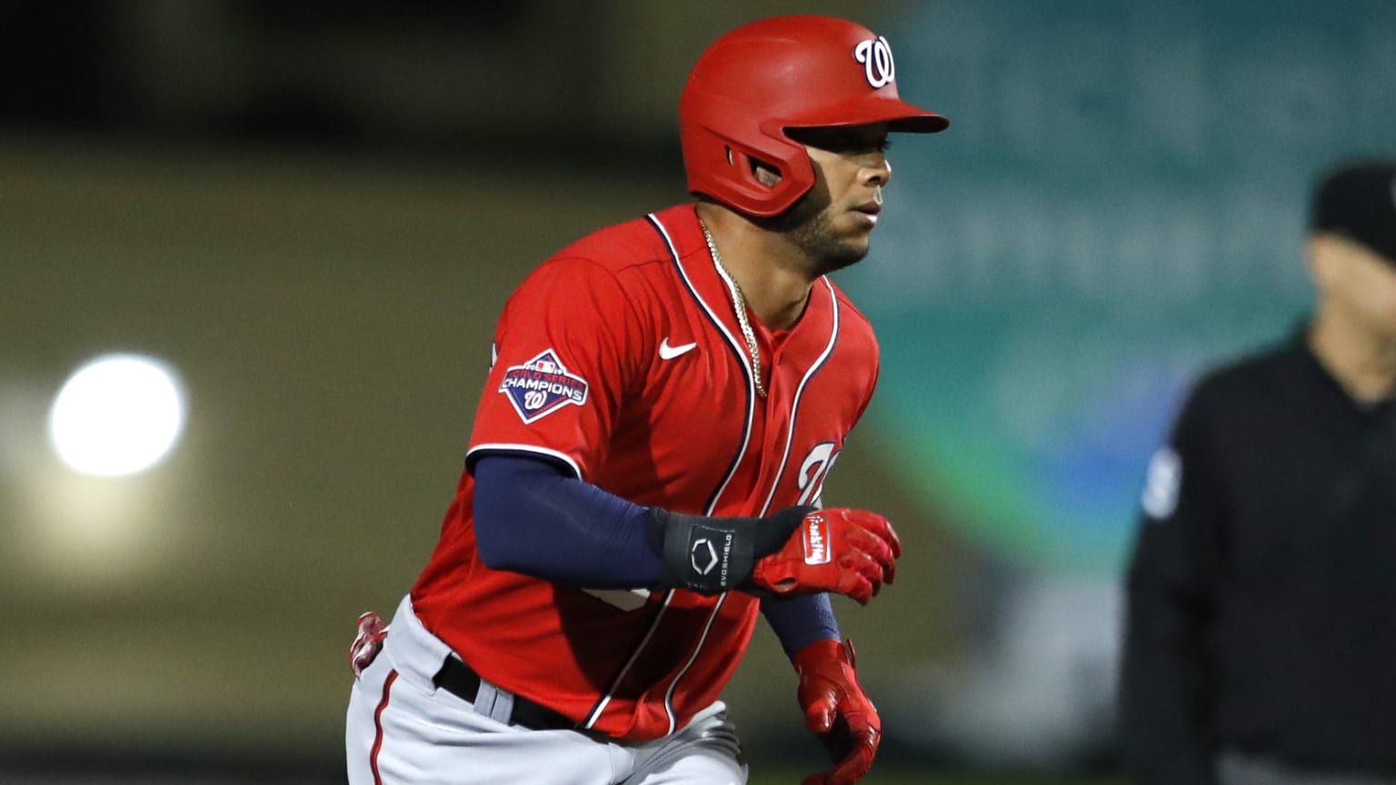 Yedaniel Yadiel Hernandez makes Major League debut at 32