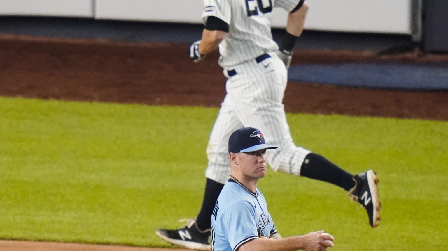 Blue Jays outslugged in Bronx series