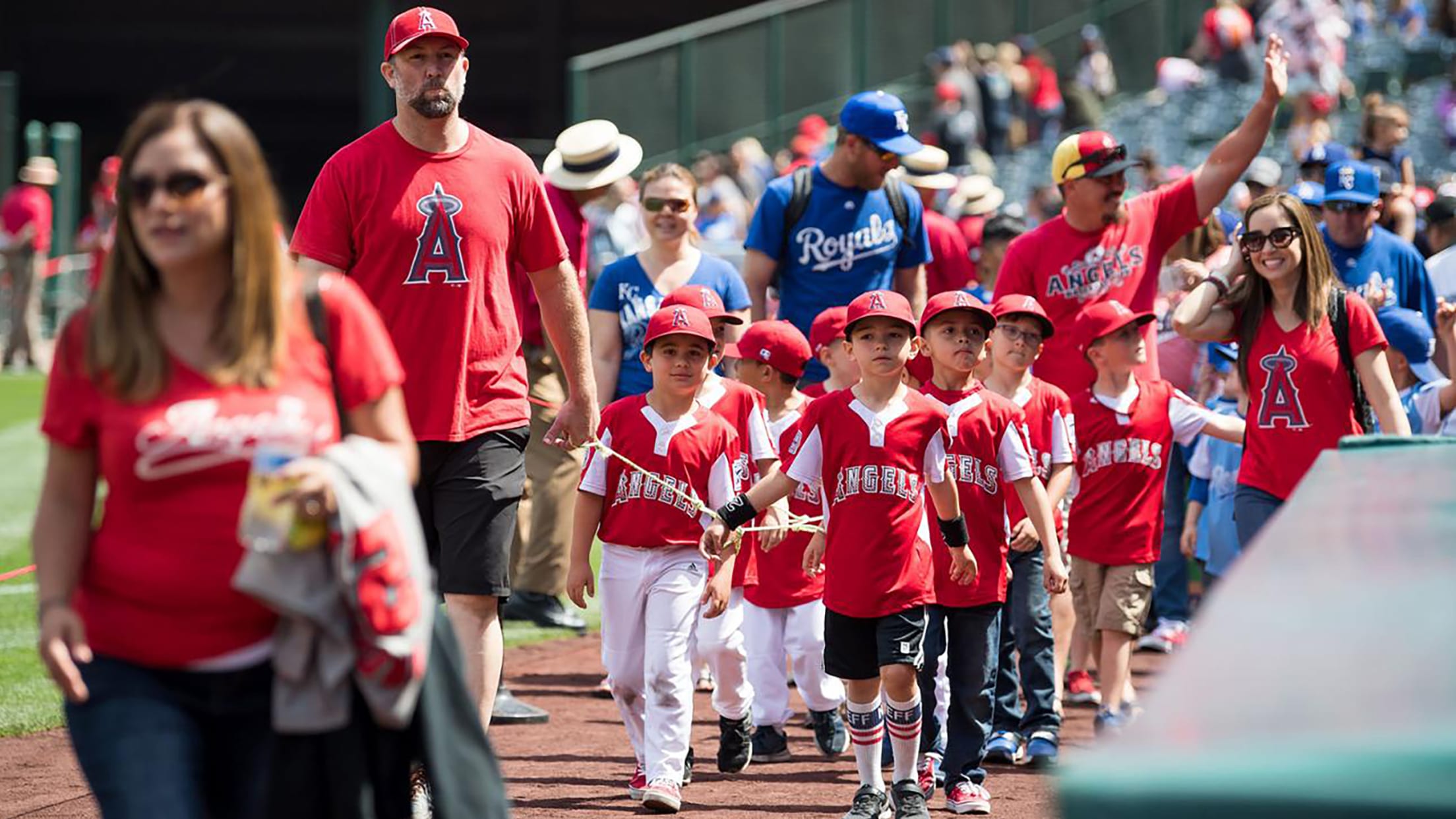 Los Angeles Angels - Last weekend, the Angels RBI Youth Baseball Clinic,  presented by Chick-fil-A SoCal, welcomed 200 young ballplayers onto the  field at Angel Stadium to learn new skills and drills!