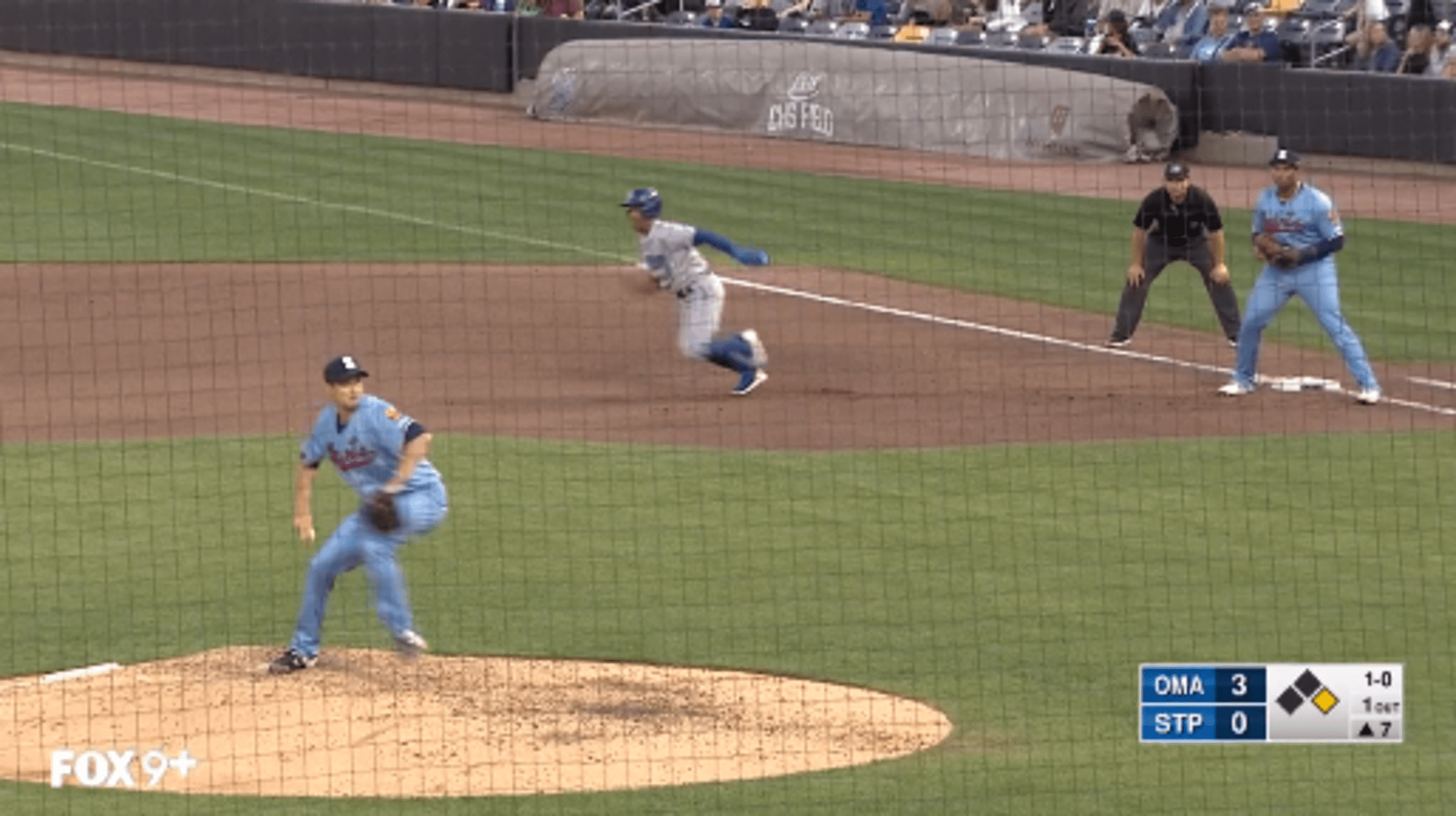 Storm Chasers steal eight bases