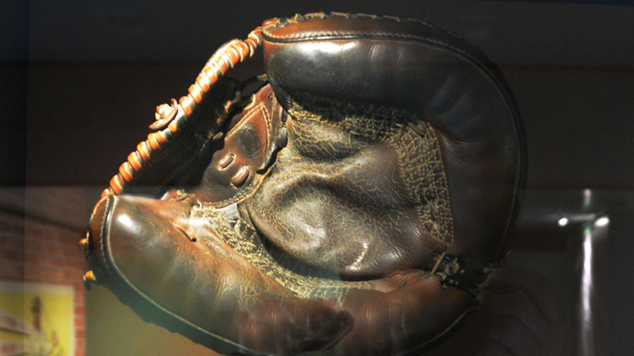 Yogi berra catchers mitt sales