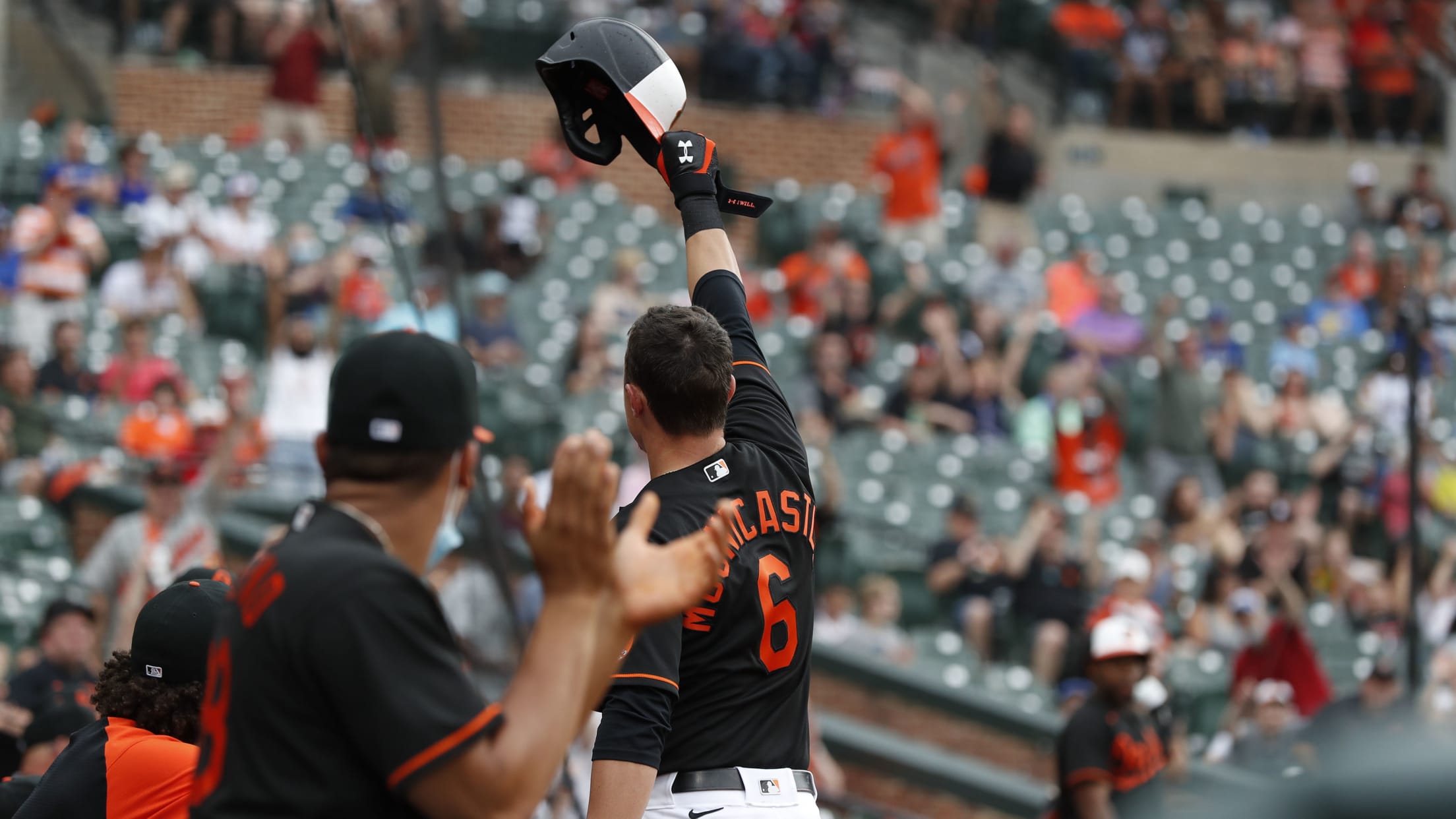 Orioles run wild in first 2 games with pitch clock rules –