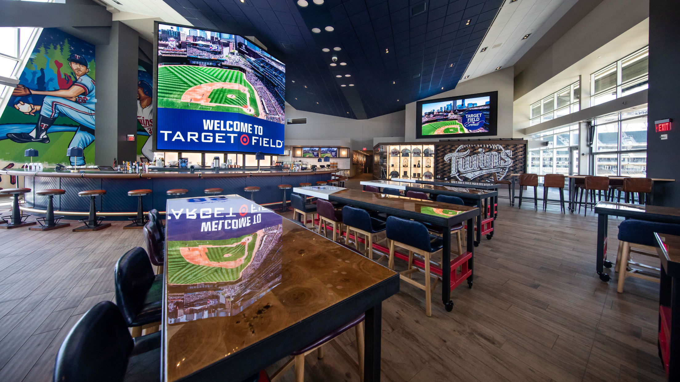 What's it like to watch the Twins from Target Field's towering new