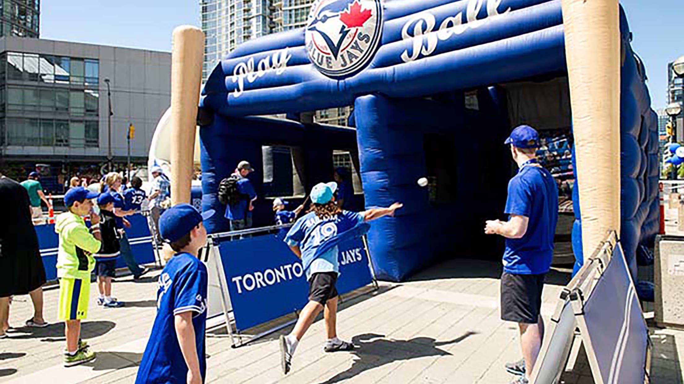 Jr. Jays Sundays & Jr. Jays Weekends presented by Boston Pizza Toronto Blue Jays Jr. Jays Sundays & Jr. Jays Weekends presented by Boston Pizza Toronto Blue Jays