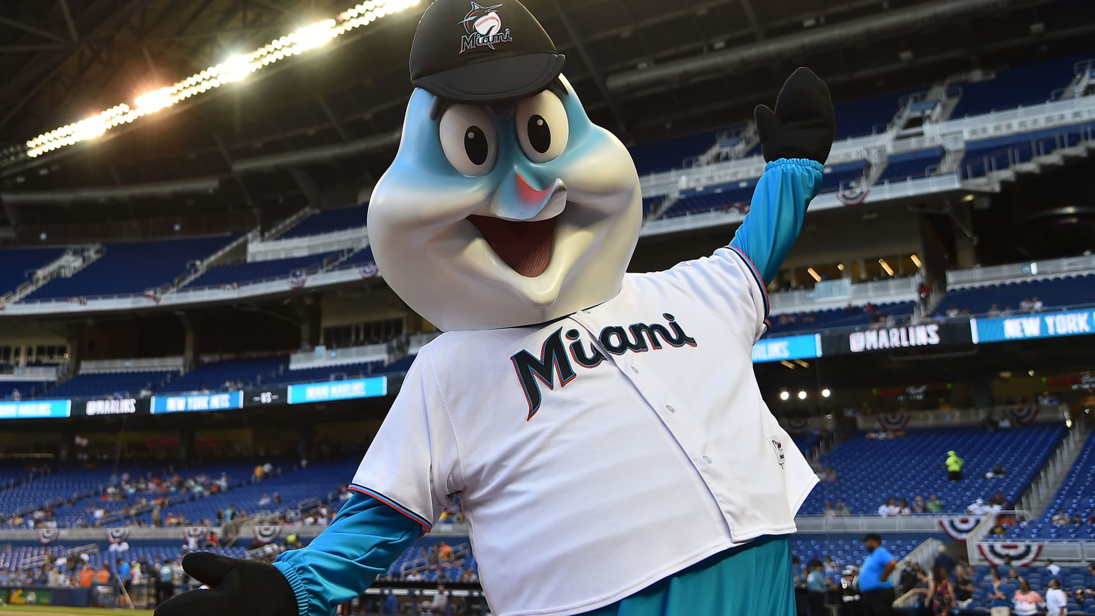 Miami Marlins Celebrate War Heroes on Water Night at loanDepot Park - World  Red Eye