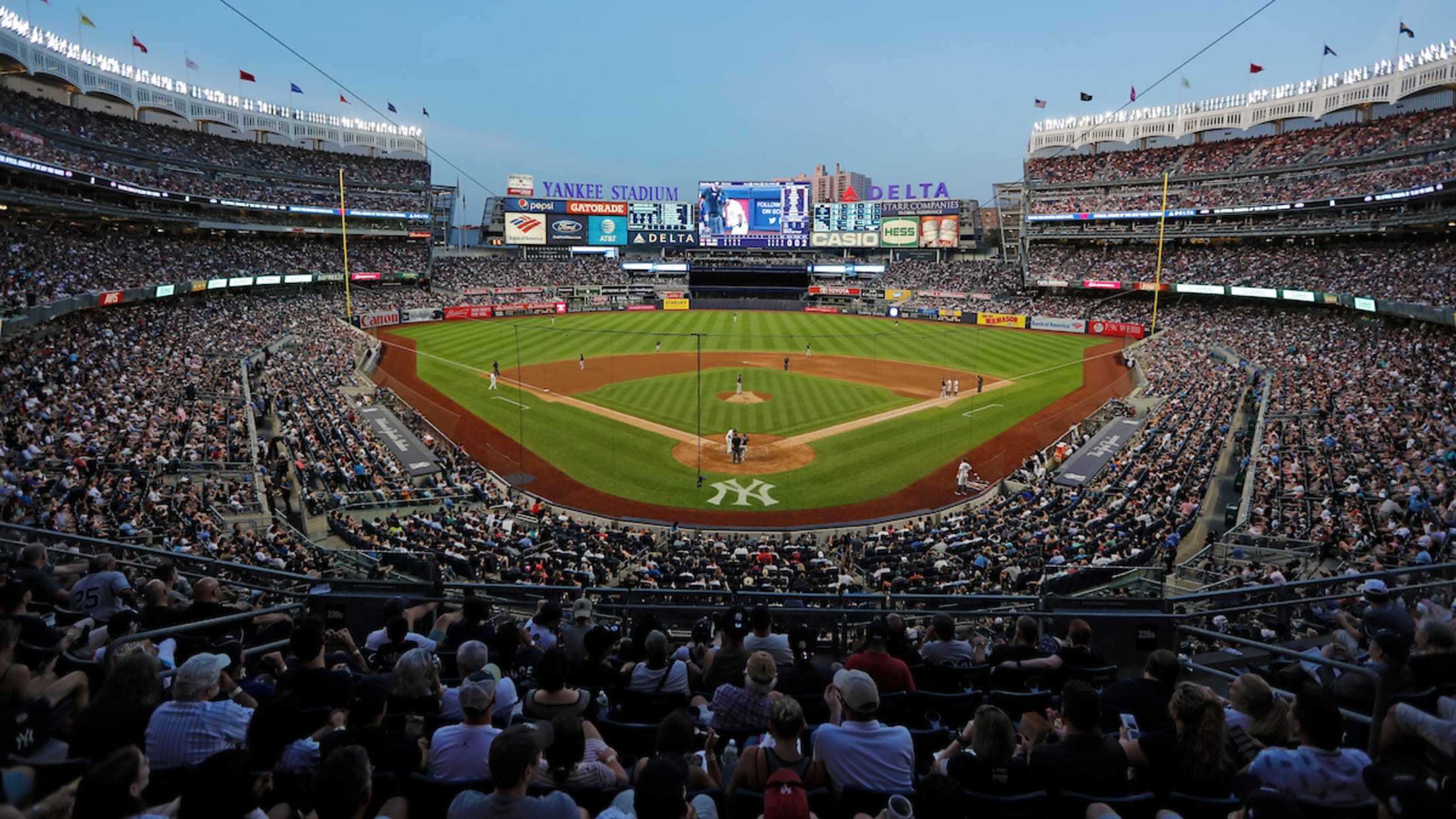 New York Yankees v. Chicago White Sox * Premium Seating Tickets