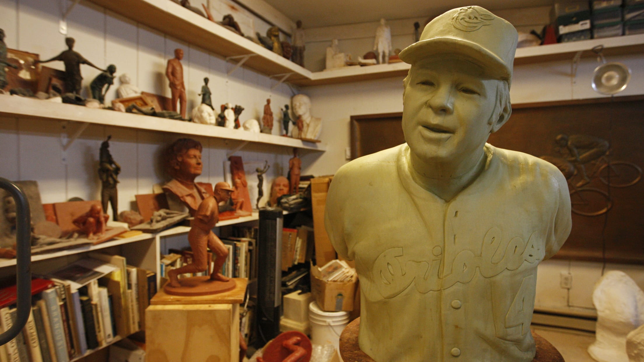 bal-the-sculptor-behind-the-orioles-legends-007