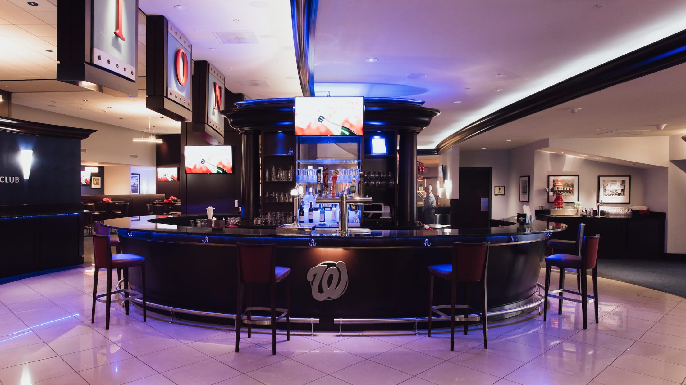 Clubhouse and team store - Washington Nationals Park - 201…