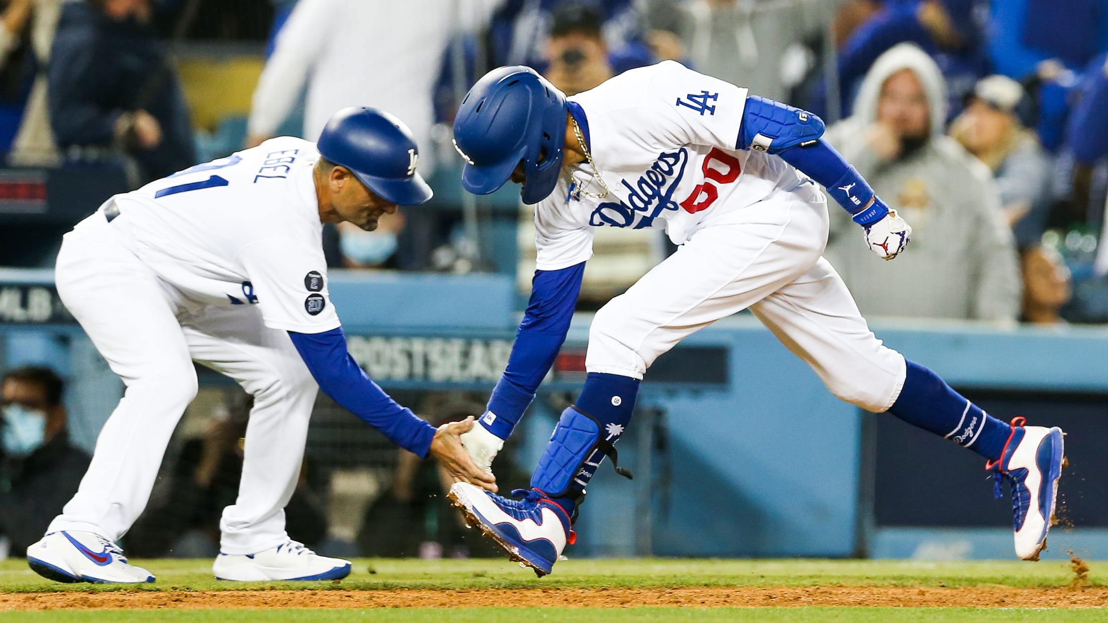 06_20211012RL_0816992