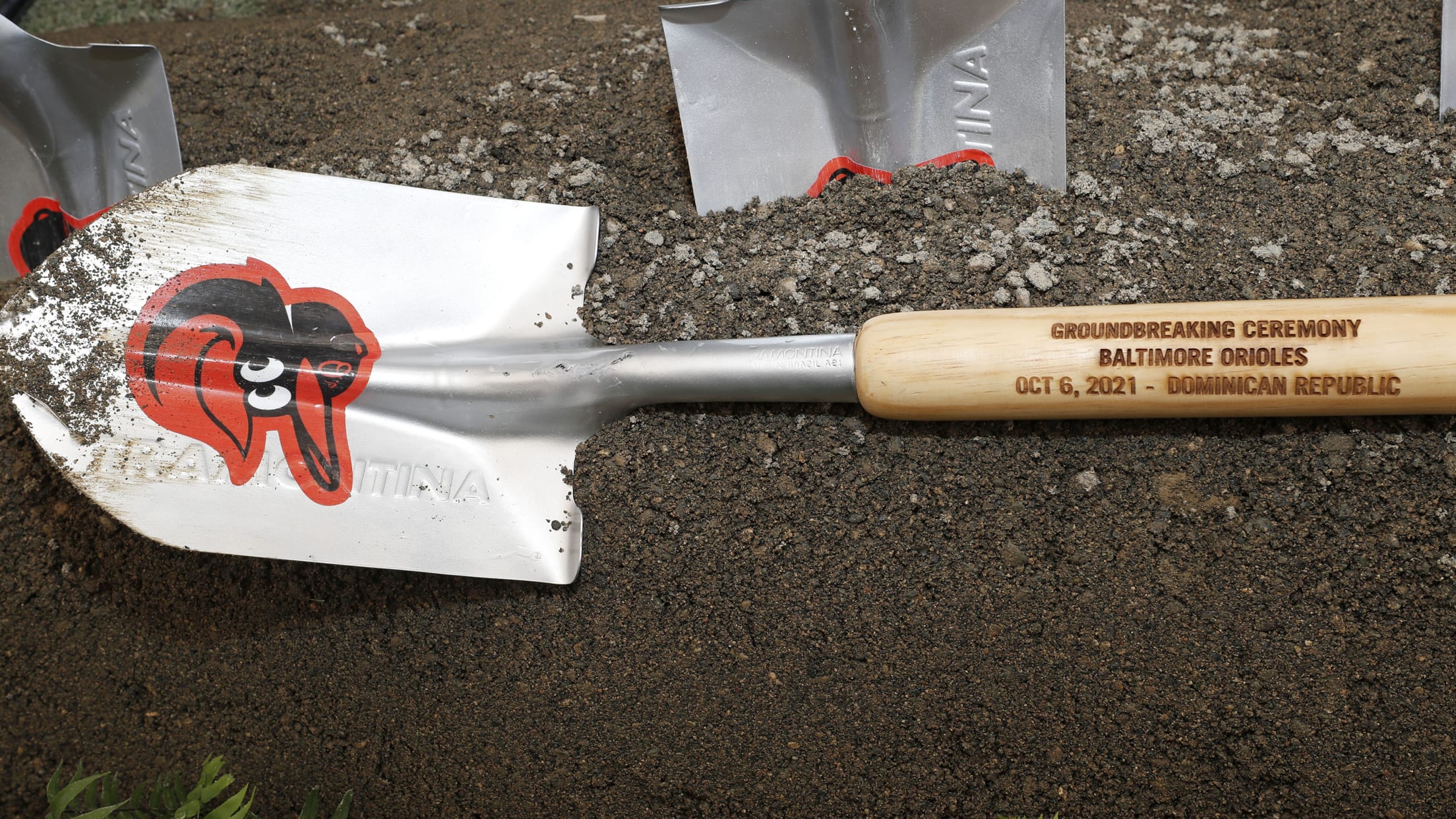 bal-orioles-break-ground-on-new-dominican-academy-1a