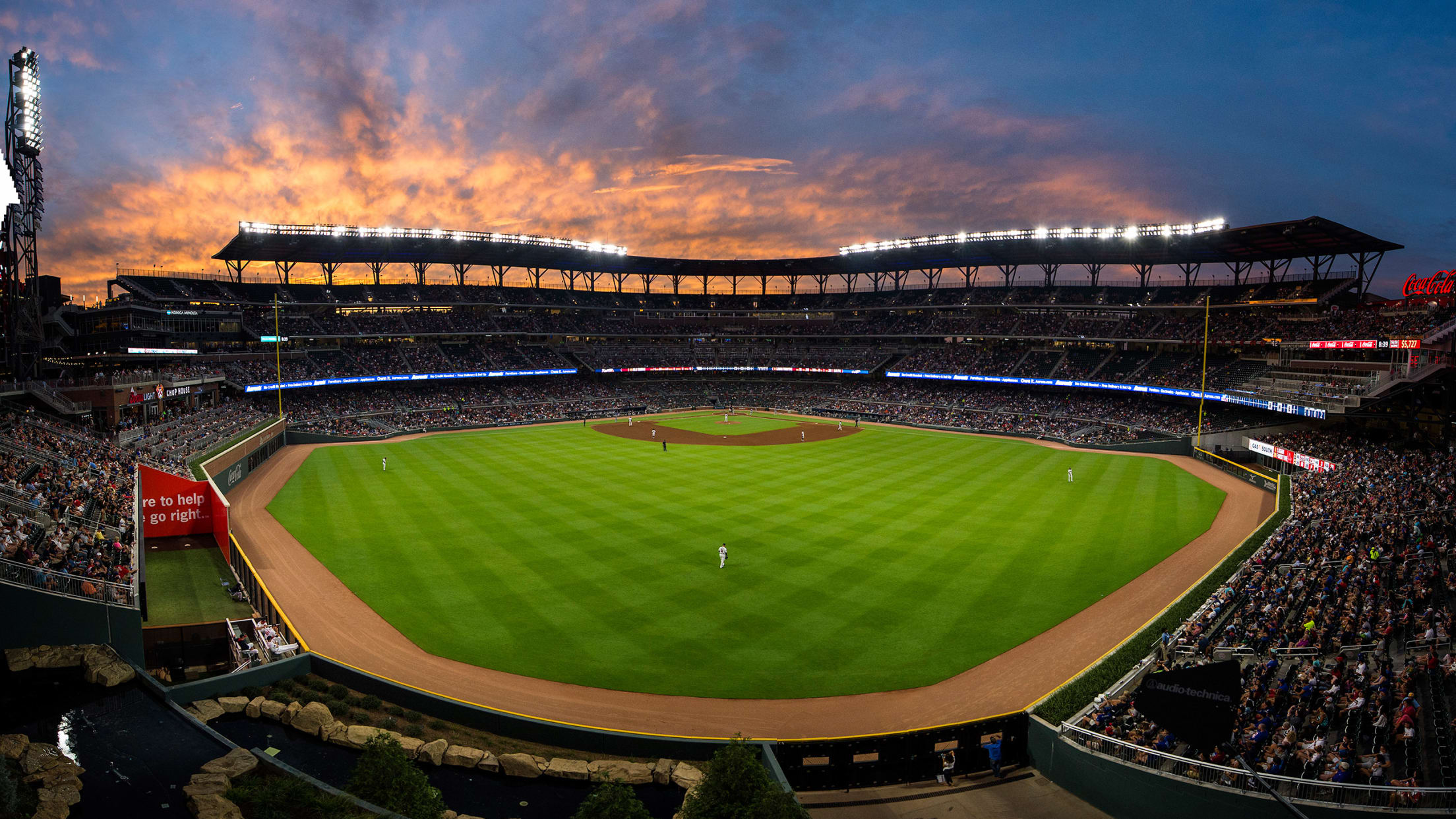 Los Bravos Night at Truist Park