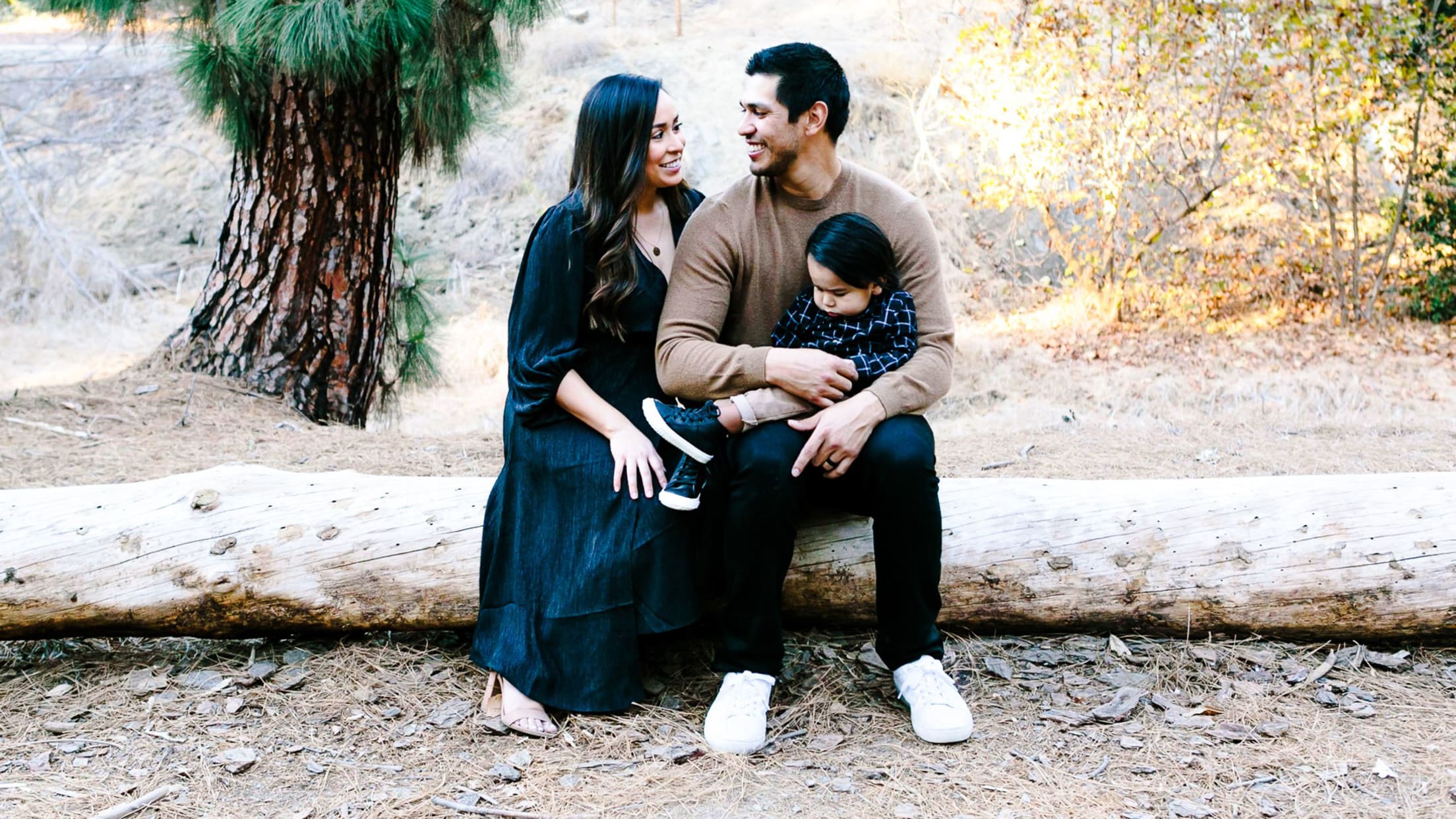 bal-balancing-motherhood-as-a-baseball-wife-006