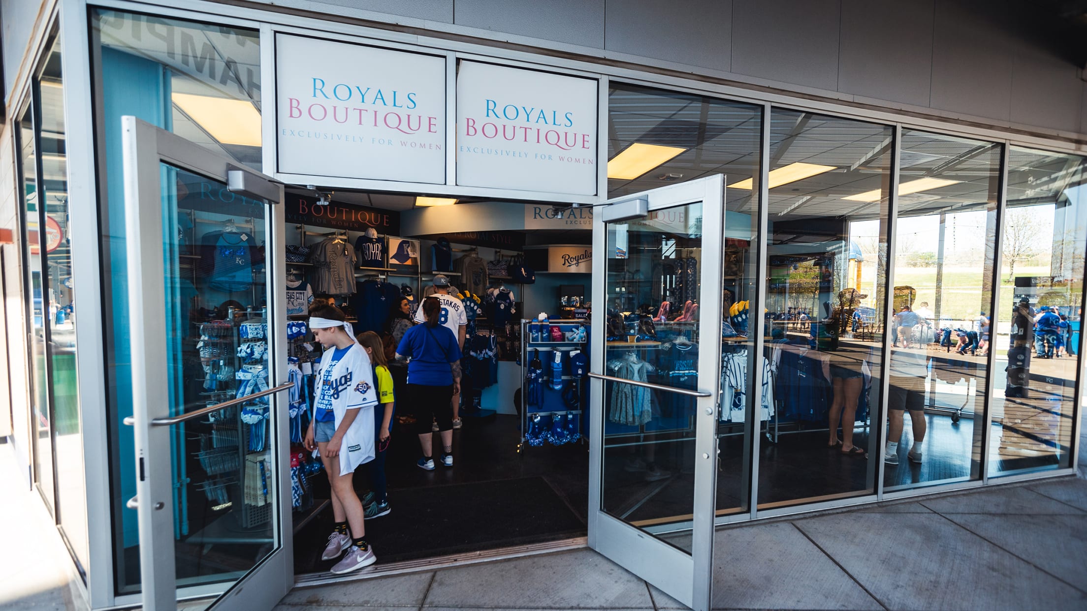 royals team store at kauffman stadium