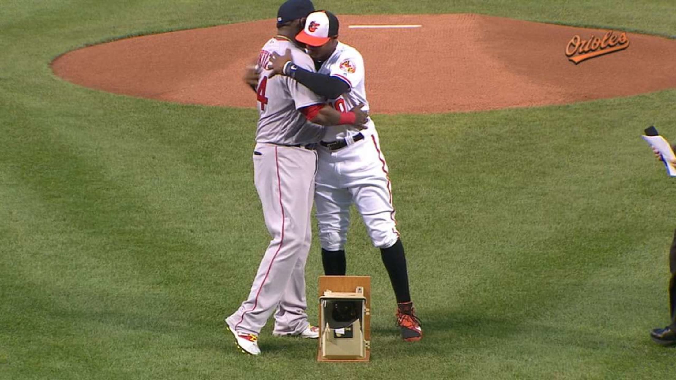 The Orioles gave David Ortiz the dugout phone he smashed as a going-away  present | MLB.com