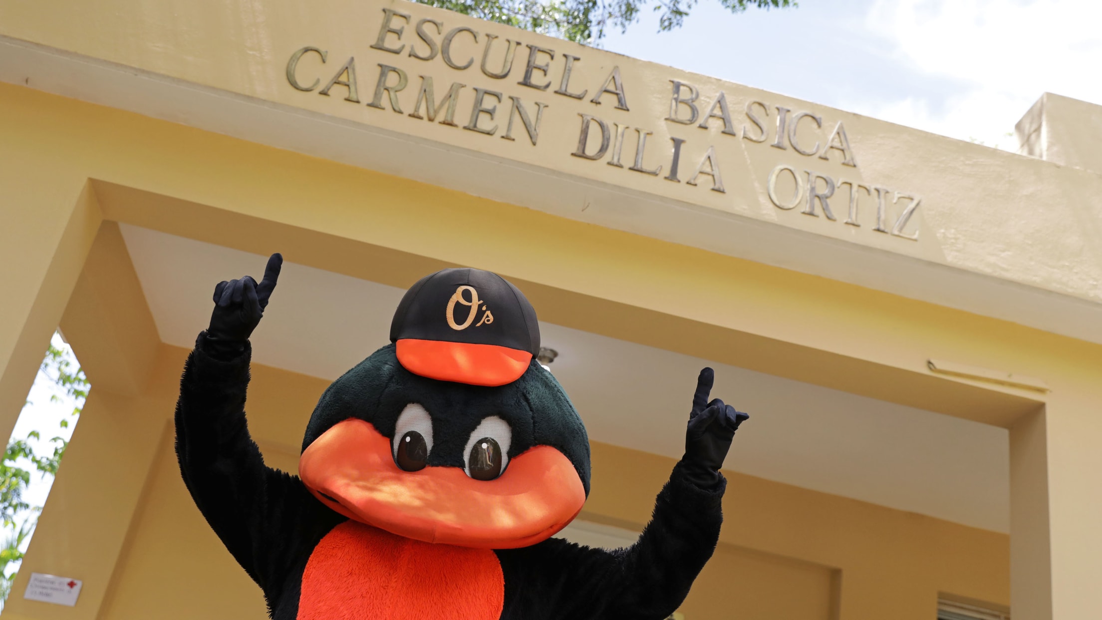 bal-orioles-break-ground-on-new-dominican-academy-5a