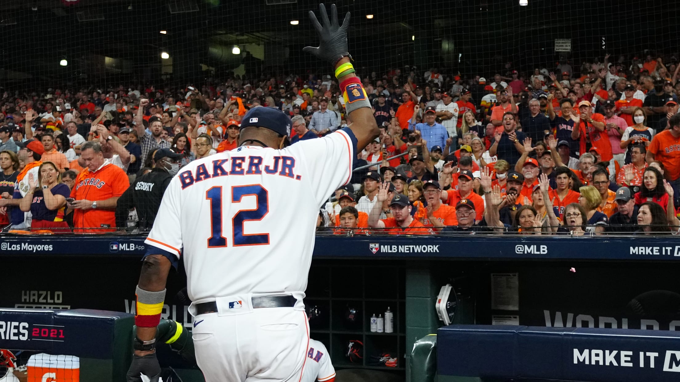 Mr. 2000: Astros manager Dusty Baker reaches milestone mark