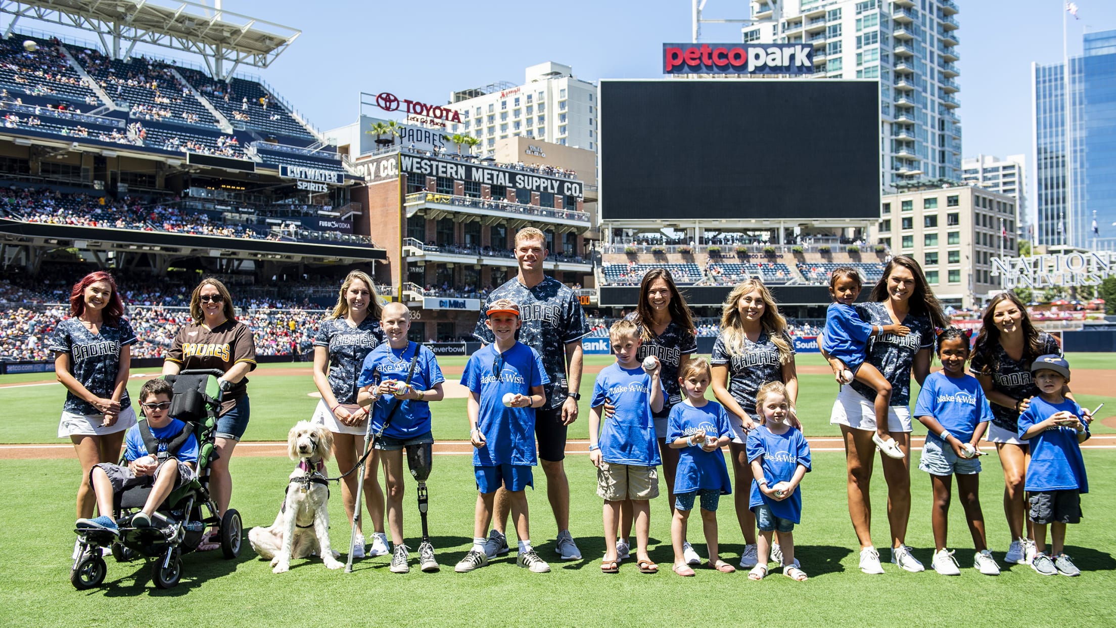 Padres Community, Military, Moments