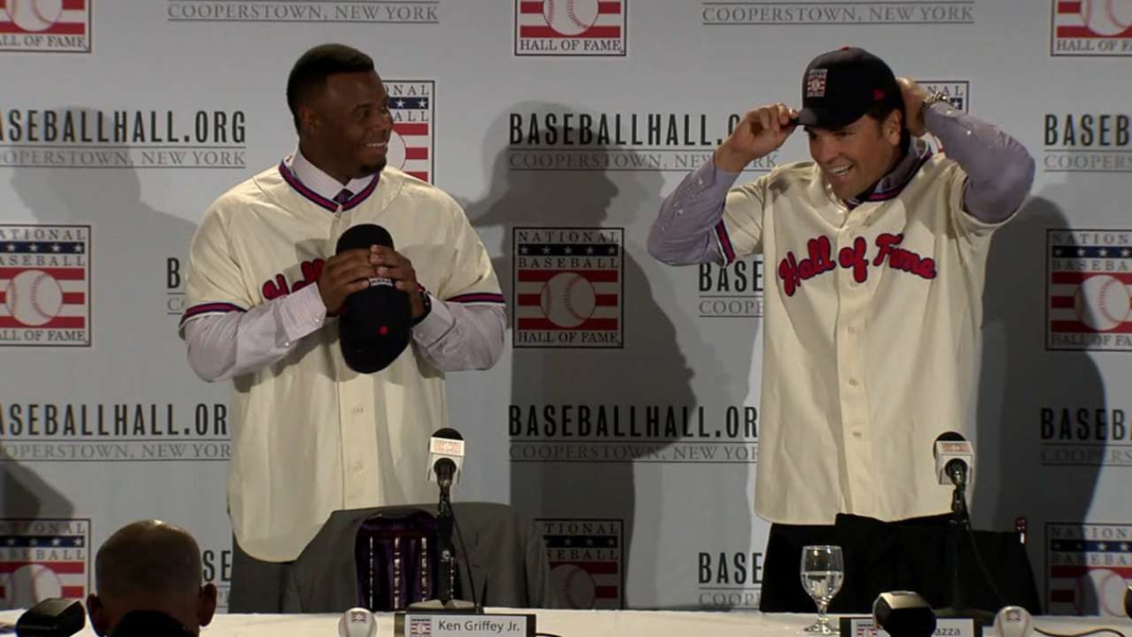 Griffey, Piazza elige sombreros HOF