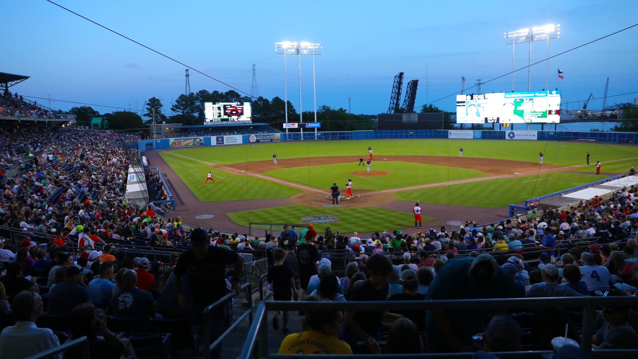 Norfolk Tides honor Negro League players at Harbor Park