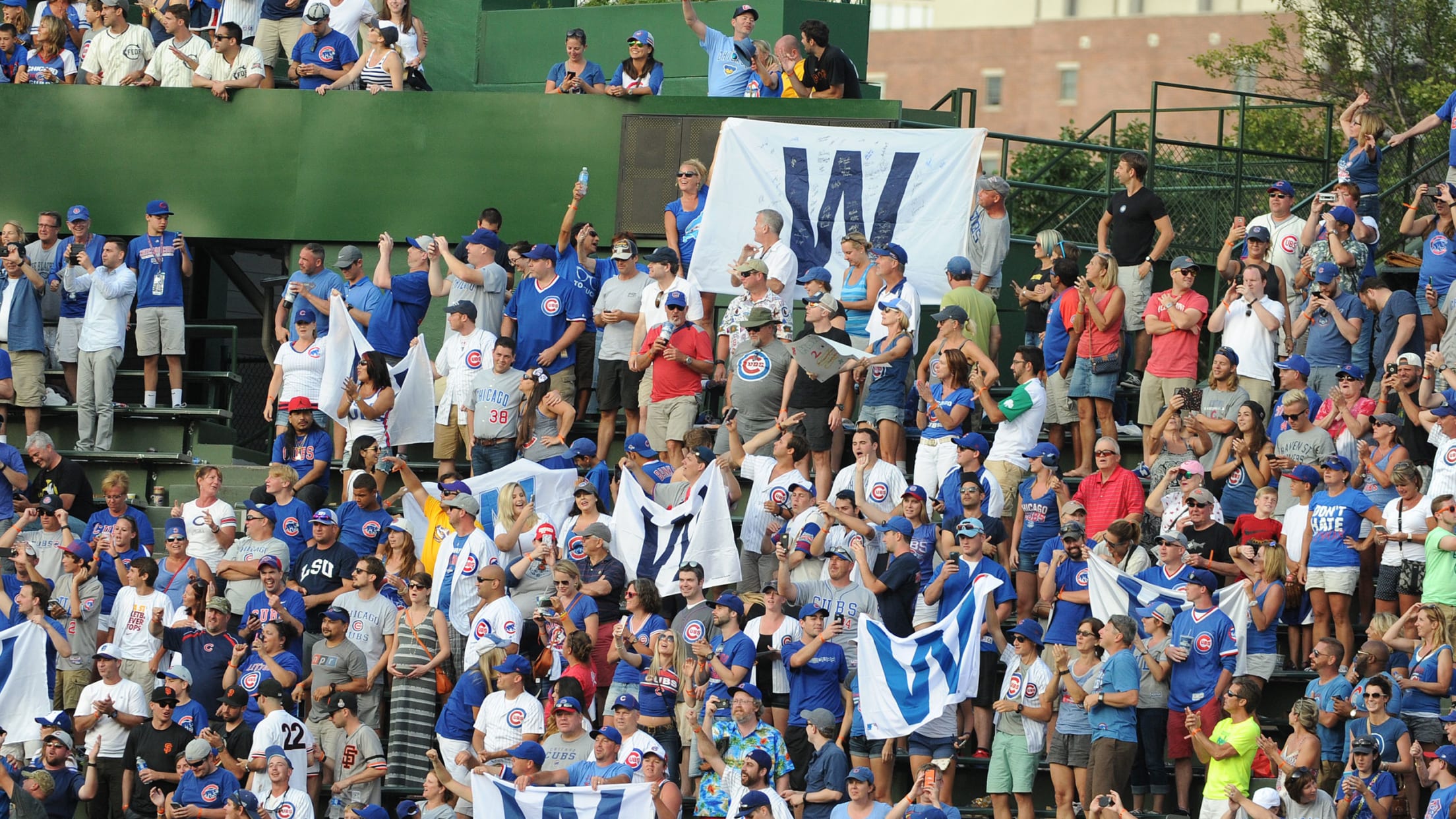 Cubs, fans gear up for Game 3 Monday at Wrigley Field - ABC7 Chicago