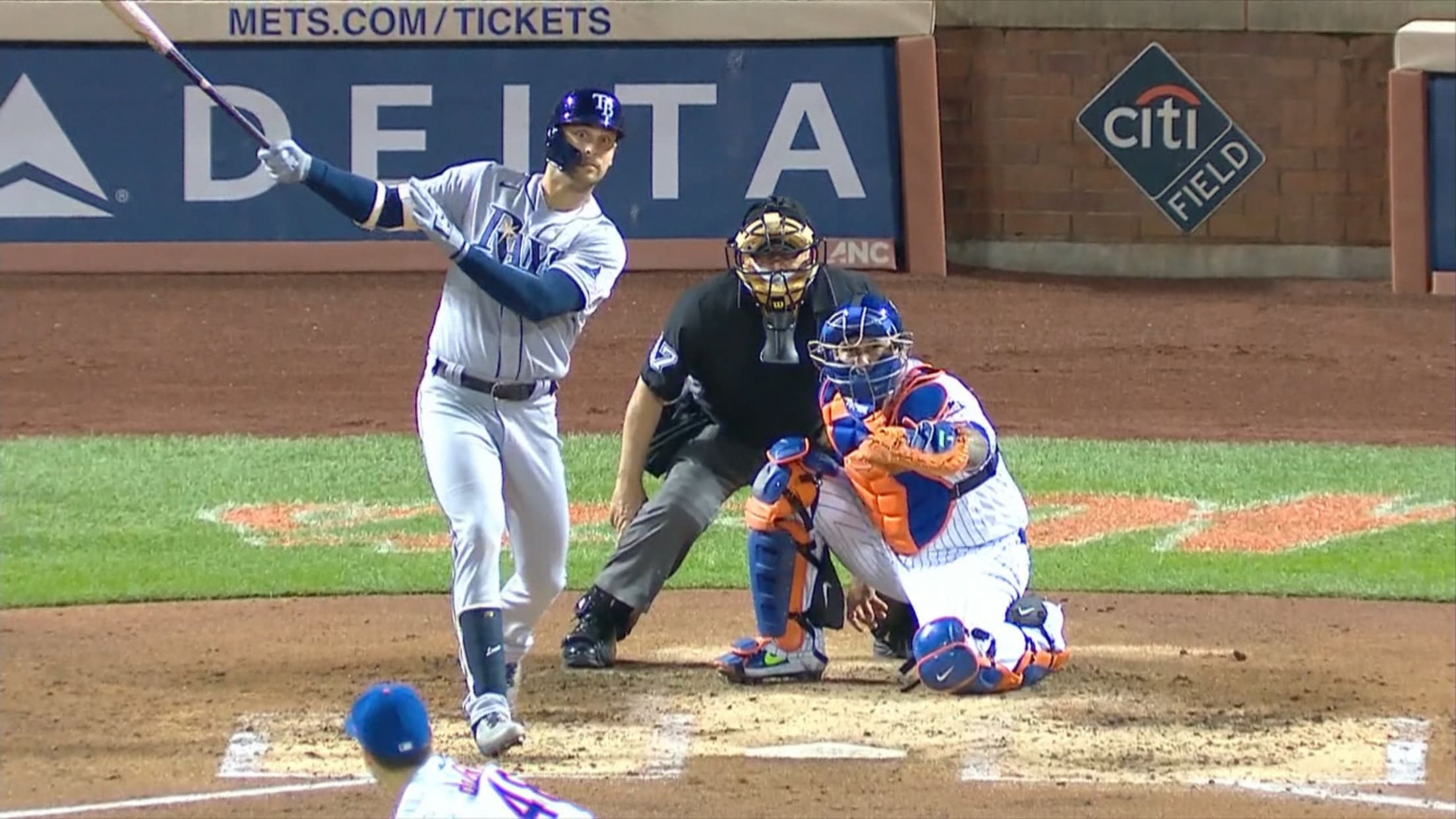 Nate Lowe szóló homer's solo homer