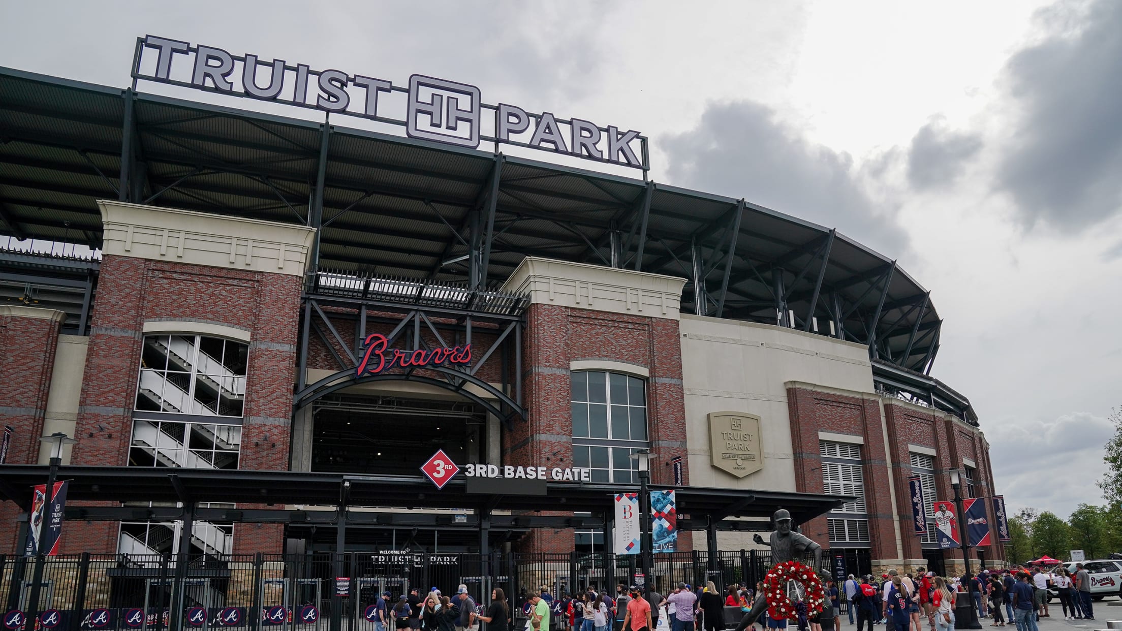 The Battery Atlanta Home of the Truist Park Atlanta Braves Shopping & Bars  Tour 