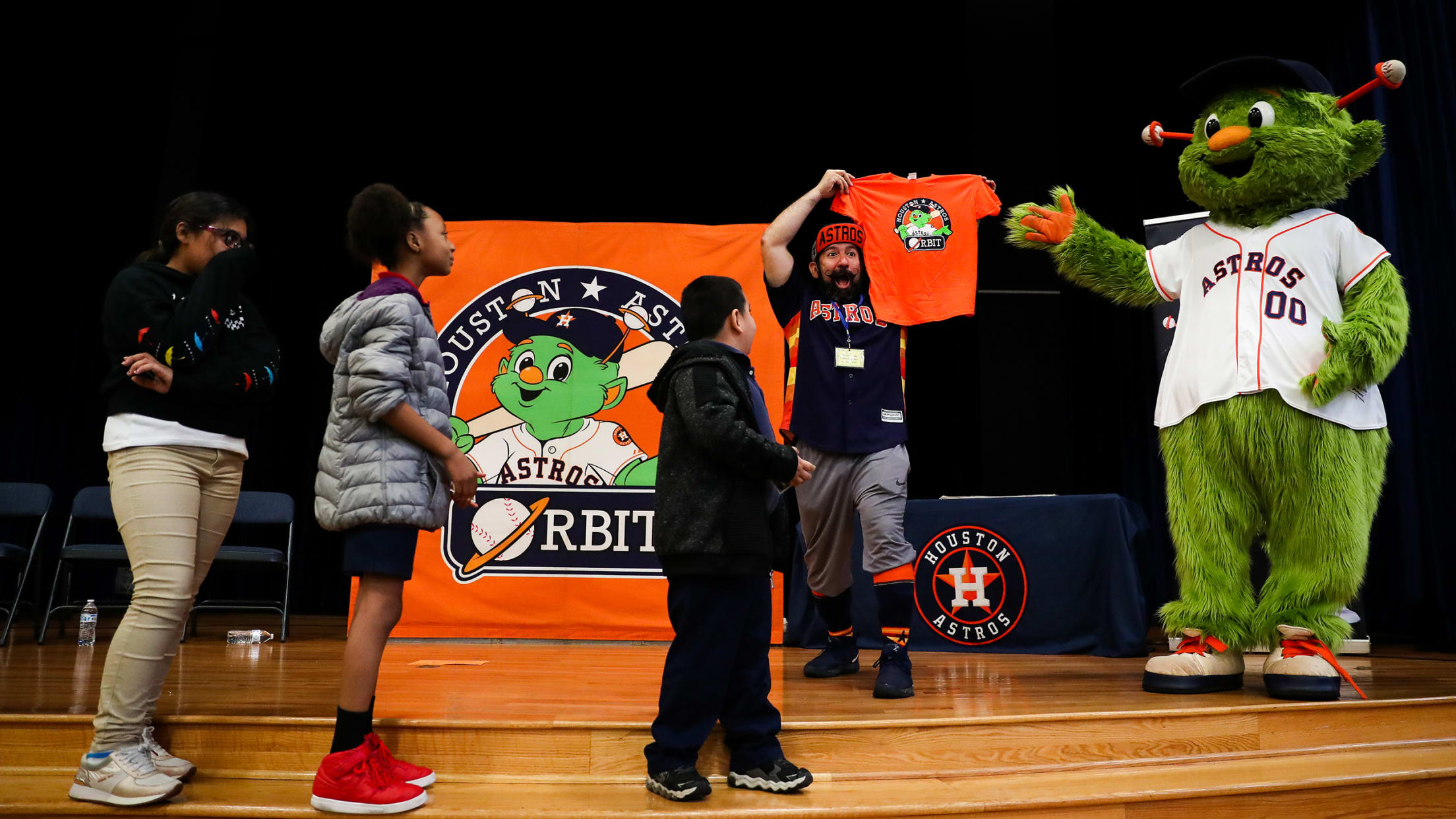 Orbit - Houston Astros Mascot, School Shows with Orbit