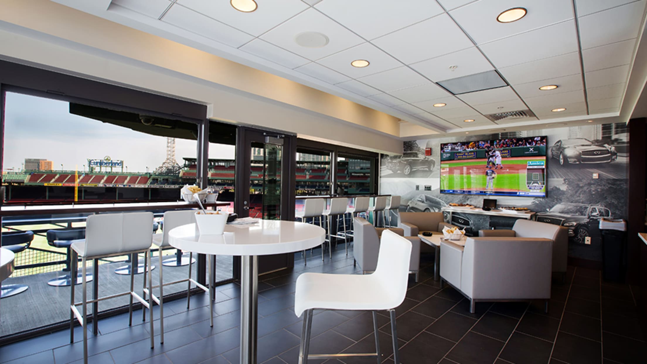 Lincoln Financial Field Luxury Suite