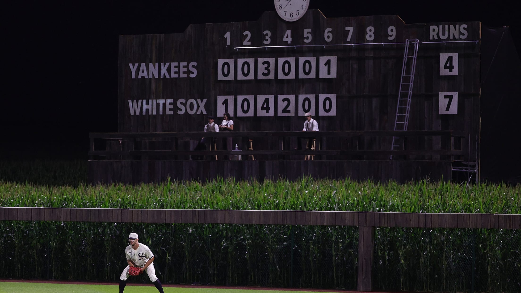 Photo: MLB Yankees and White Sox Field of Dreams Game - FOD20210812316 