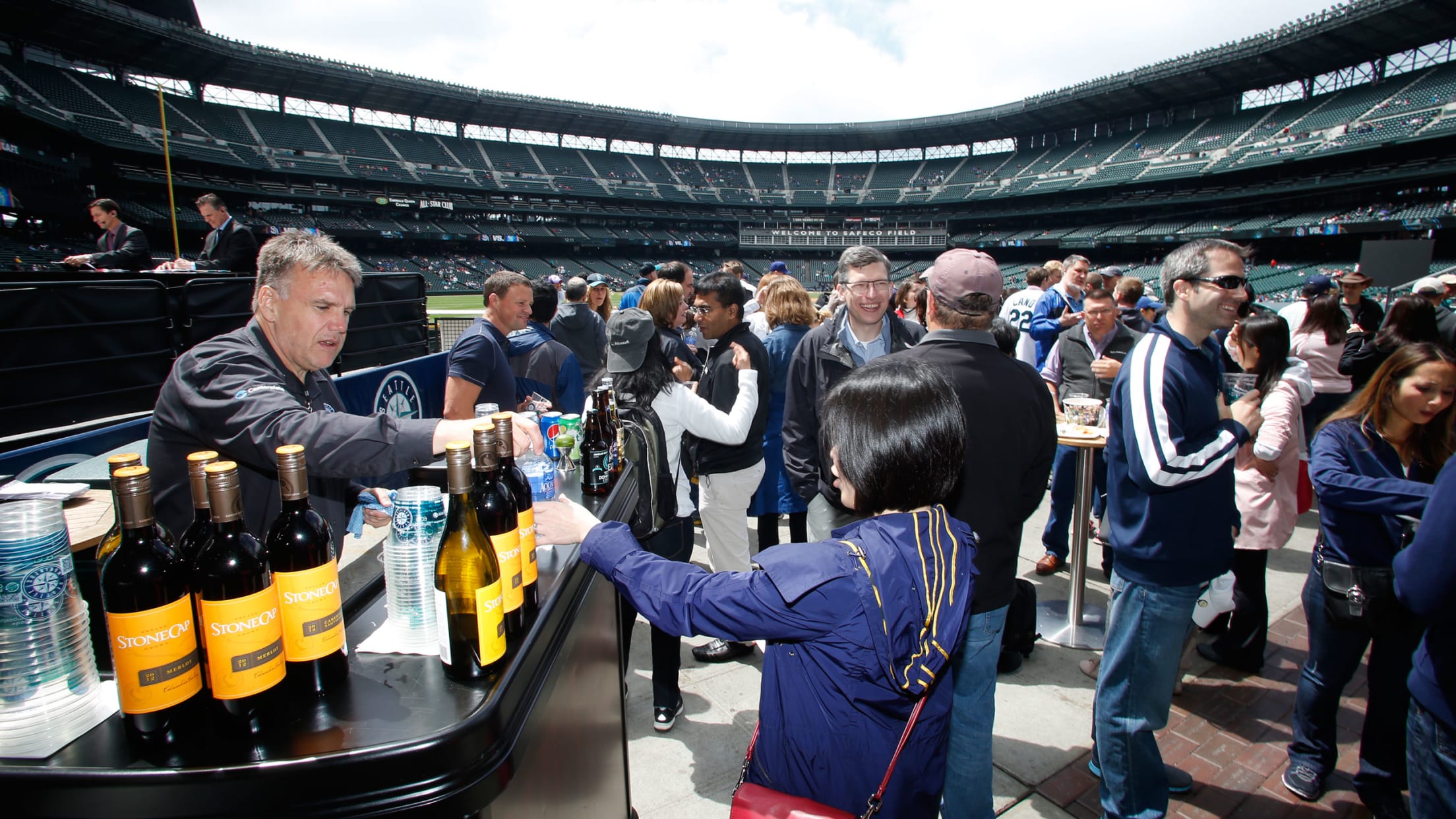 Ferry to Seattle, Mariners team store – Sinclair Trails