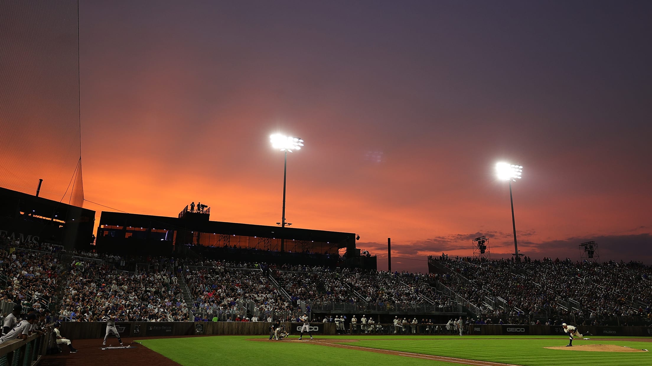 Field of Dreams game: Walk-off homer caps Hollywood ending for White Sox, MLB