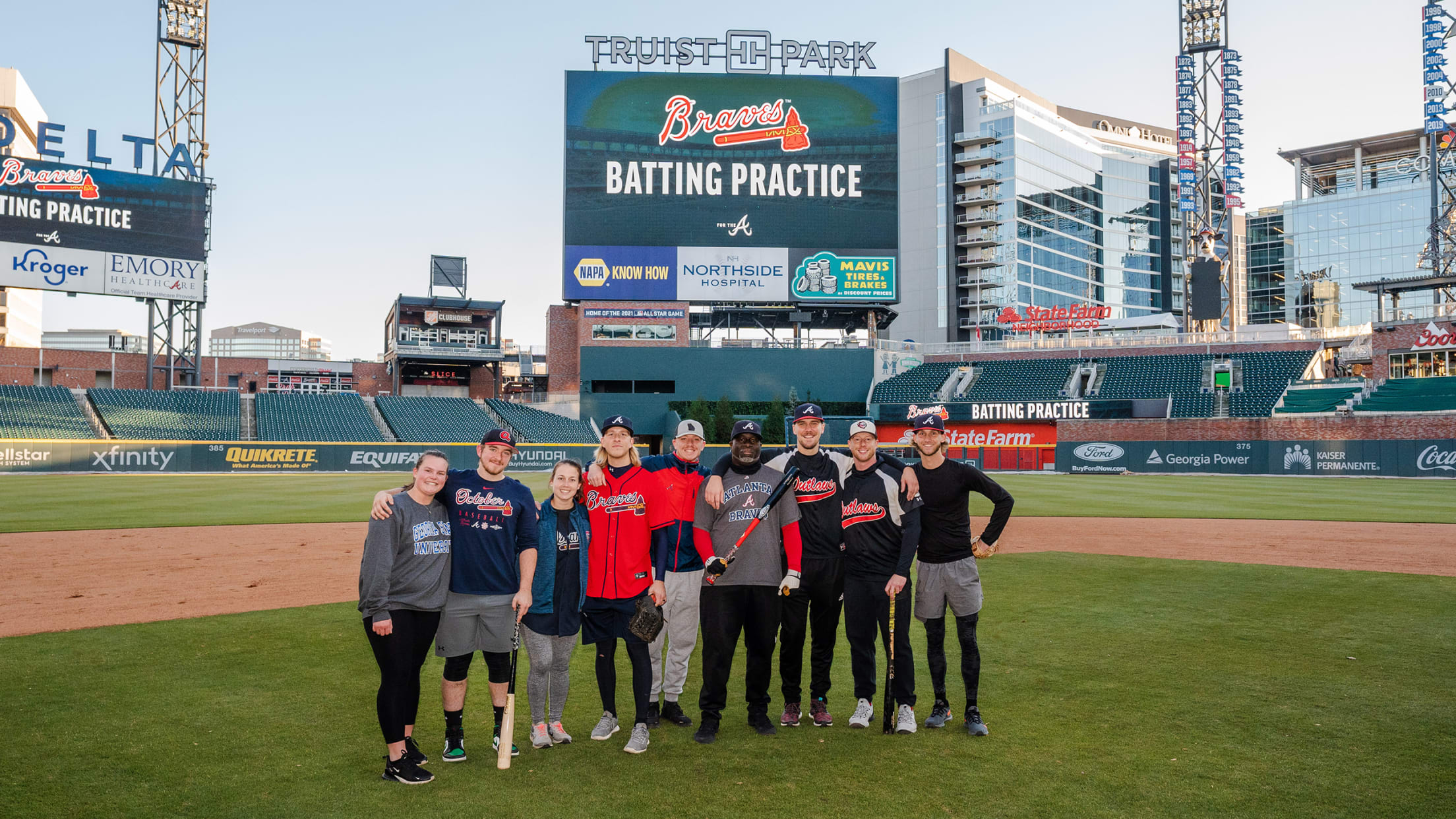 atlanta braves locker room tour｜TikTok Search