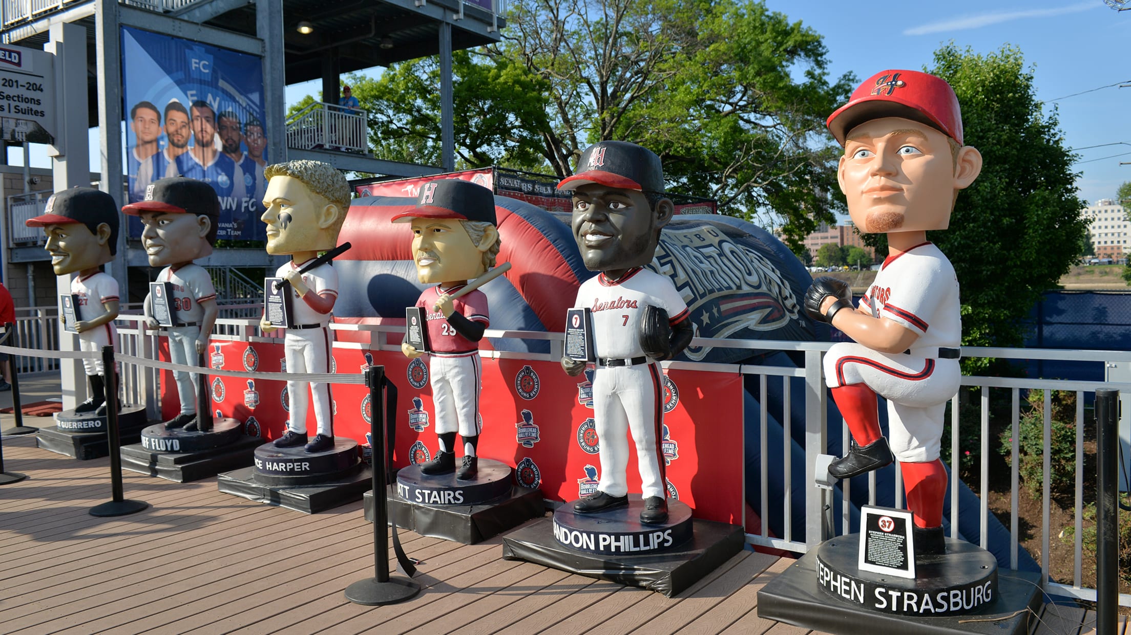 Derek Jeter New York Yankees Legends of the Park Bobblehead