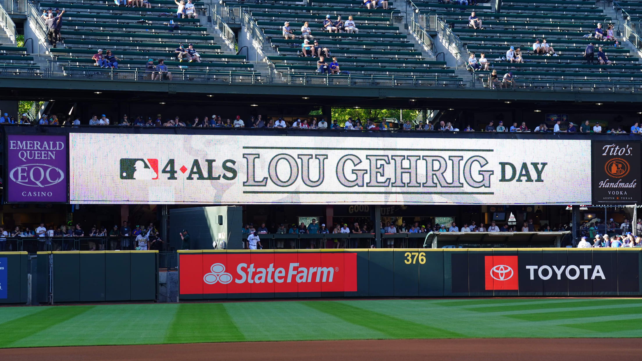 Official @orioles pics are in! Thank you @mlb for celebrating Lou Gehrig  Day ⚾️🧡 #pic8isworthazoom #lougehrigday #strikeoutALS