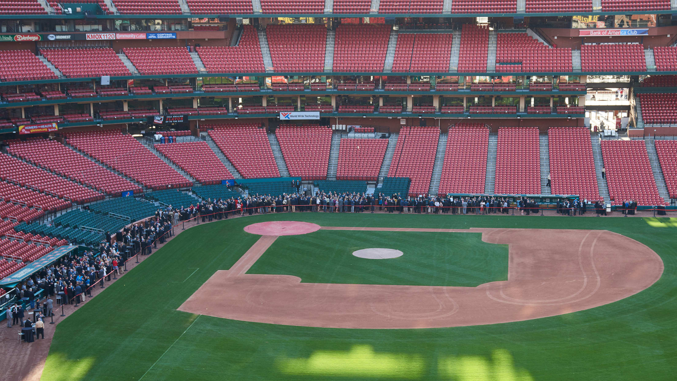 St. Louis Cardinals on X: Hangin' out(field). 🤙   / X