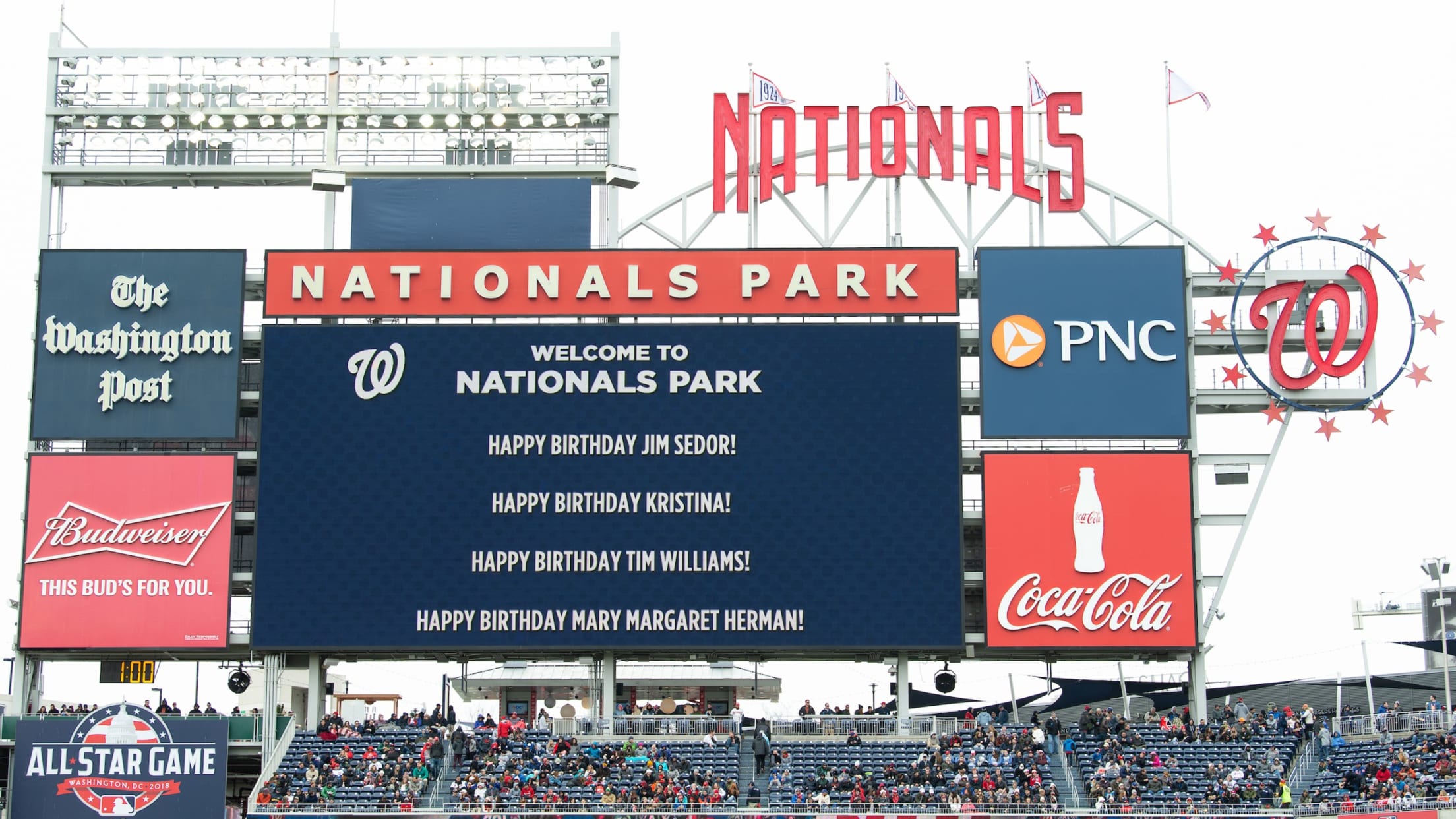 Scoreboard Messages Fans Washington Nationals