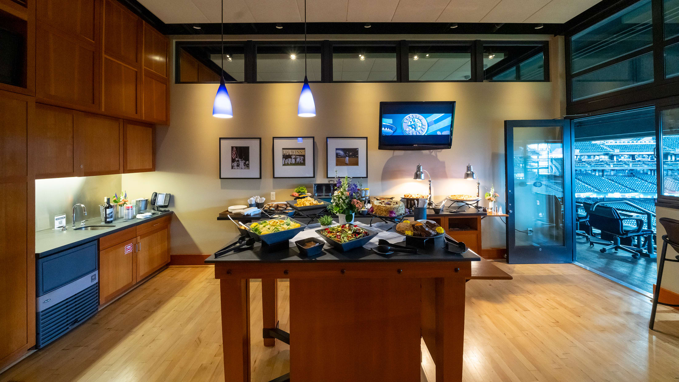 seattle mariners suite sales