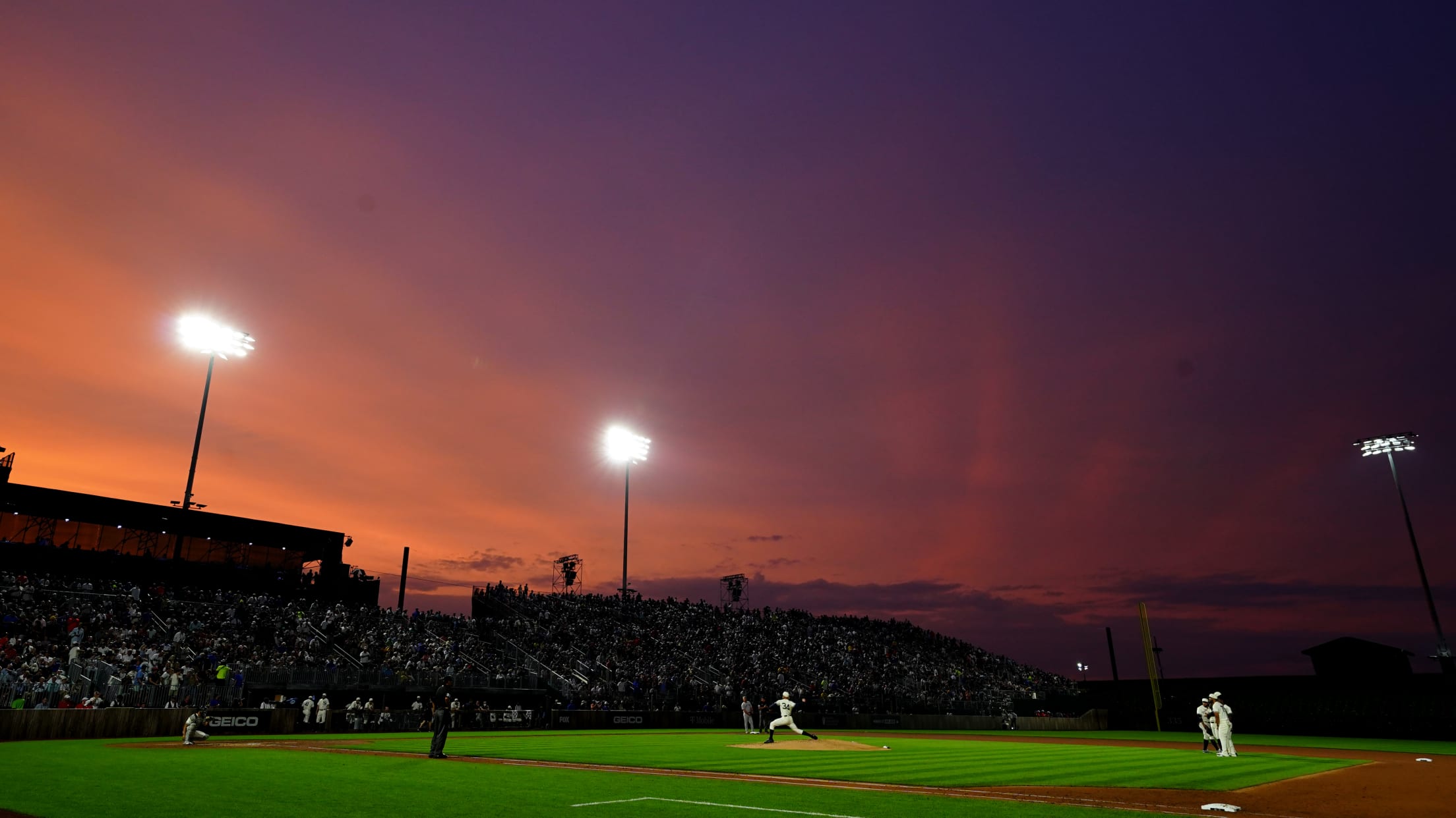 Photo: MLB Yankees and White Sox Field of Dreams Game - FOD2021081205 