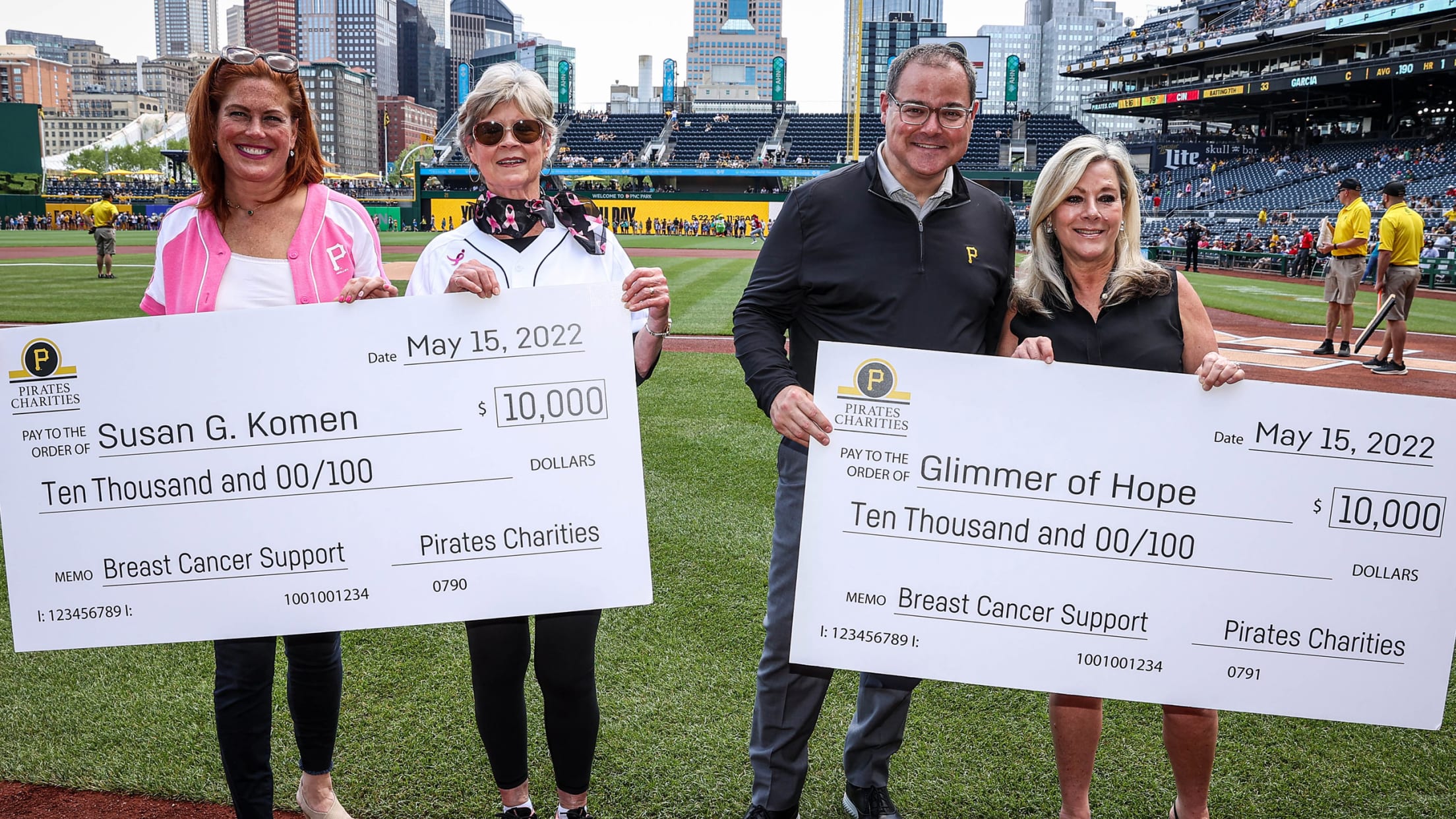 Bat girl, cancer survivor the 'ultimate Cubs fan