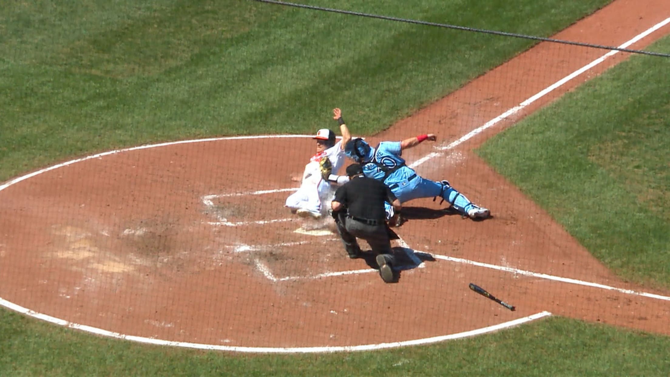 Teoscar Hernández's double play