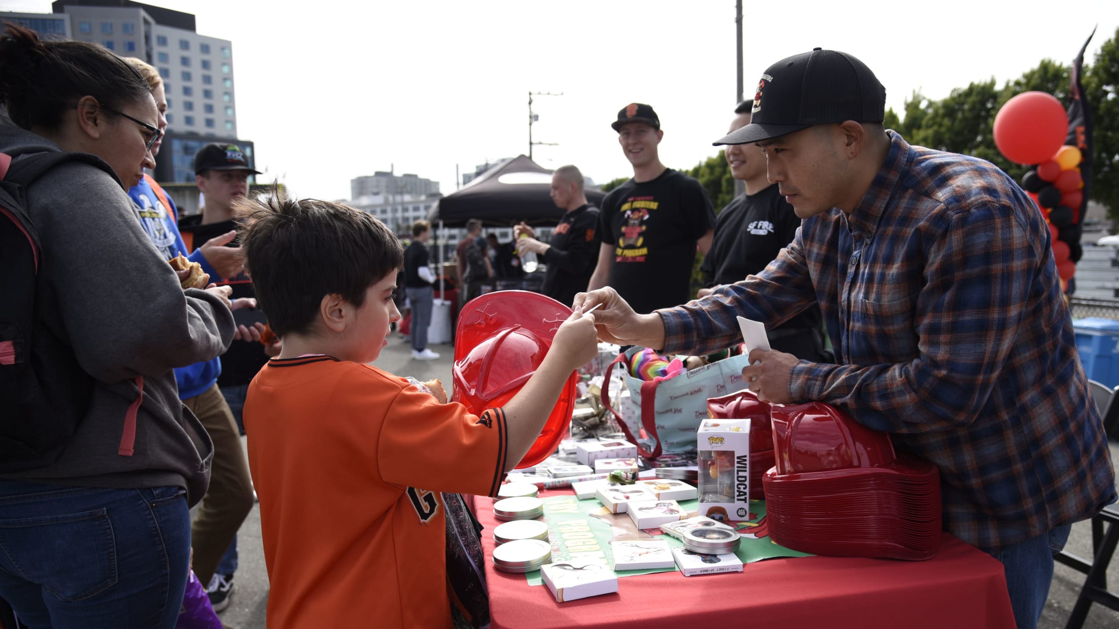 SF GIANTS FIREFIGHTER APPRECIATION NIGHT 2016 FIRE TRUCK SGA WITH