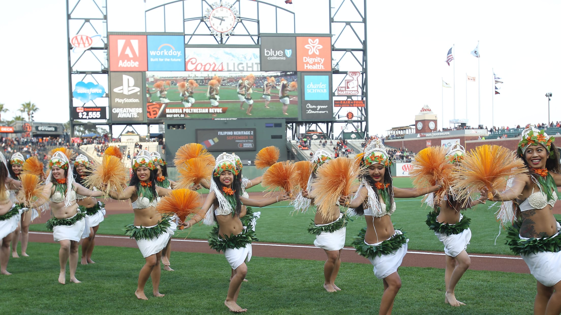 SFGiants] In celebration of African American Heritage Day on Saturday at  @OracleParkSF, the #SFGiants will wear San Francisco Sea Lions jerseys on  the field. : r/baseball