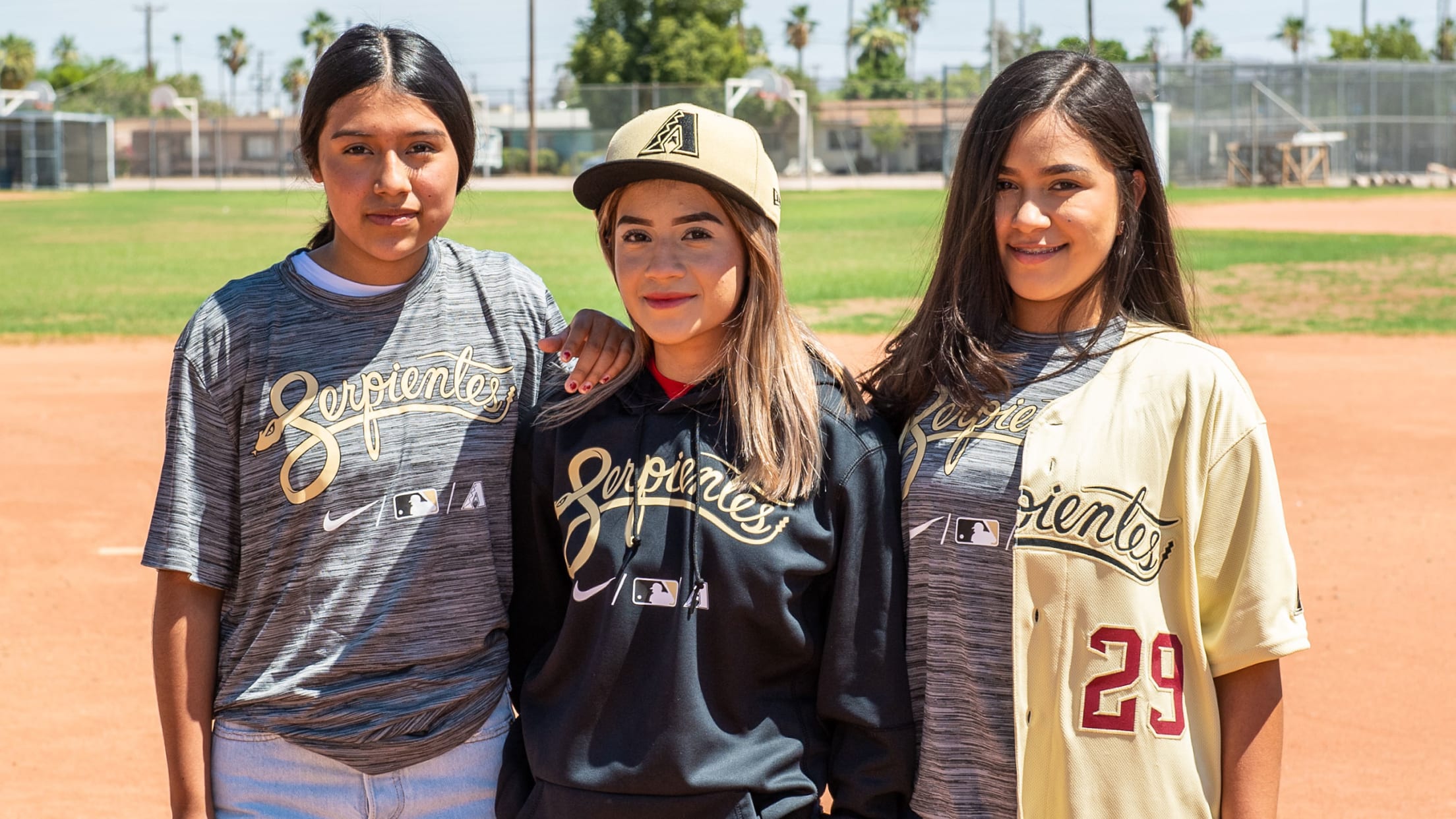 Arizona D-backs-s-s-s-s Unveil New City Connect 'Serpientes' Uniforms –  SportsLogos.Net News