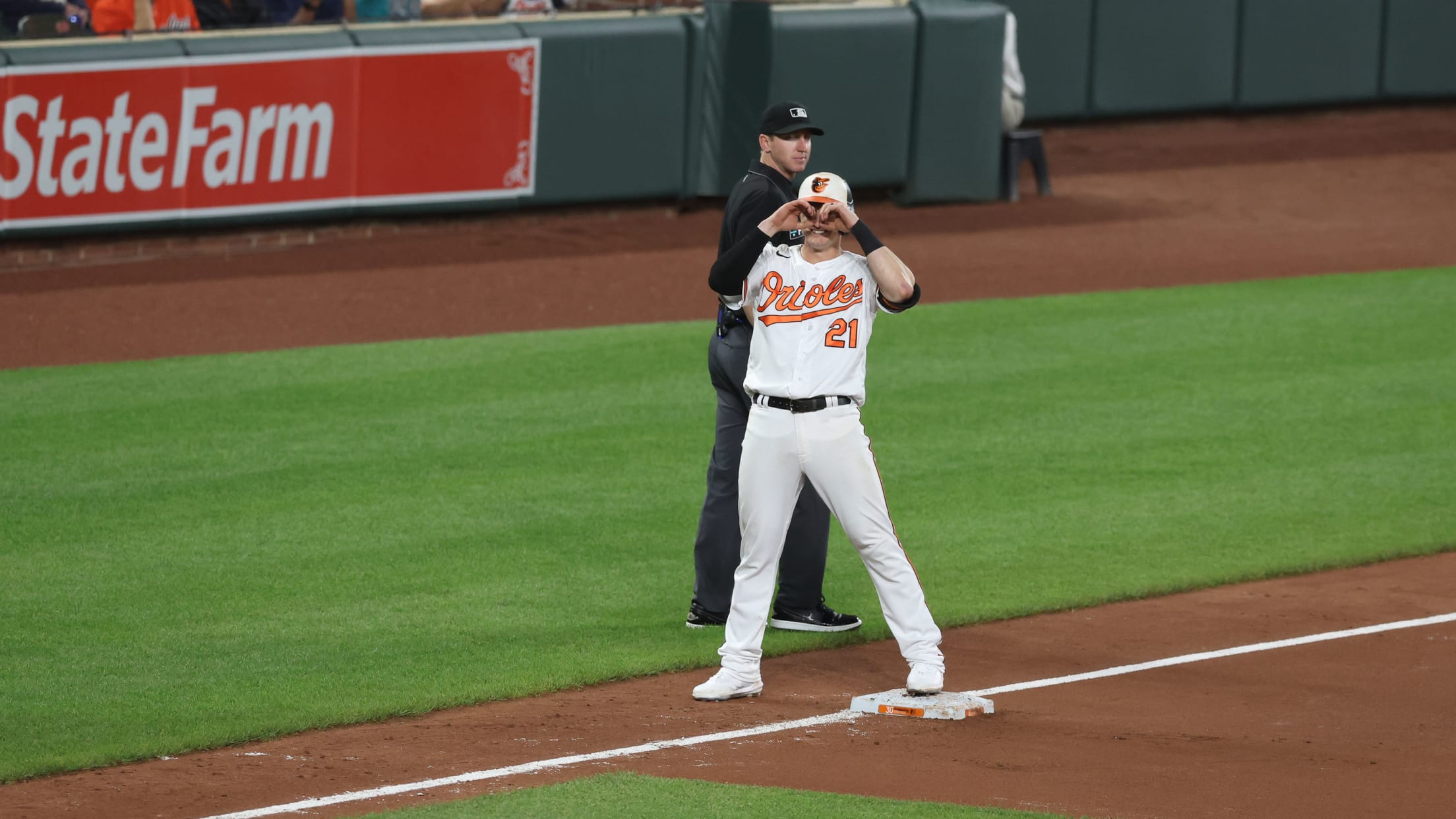 Homestand in Focus  617 - 622-045