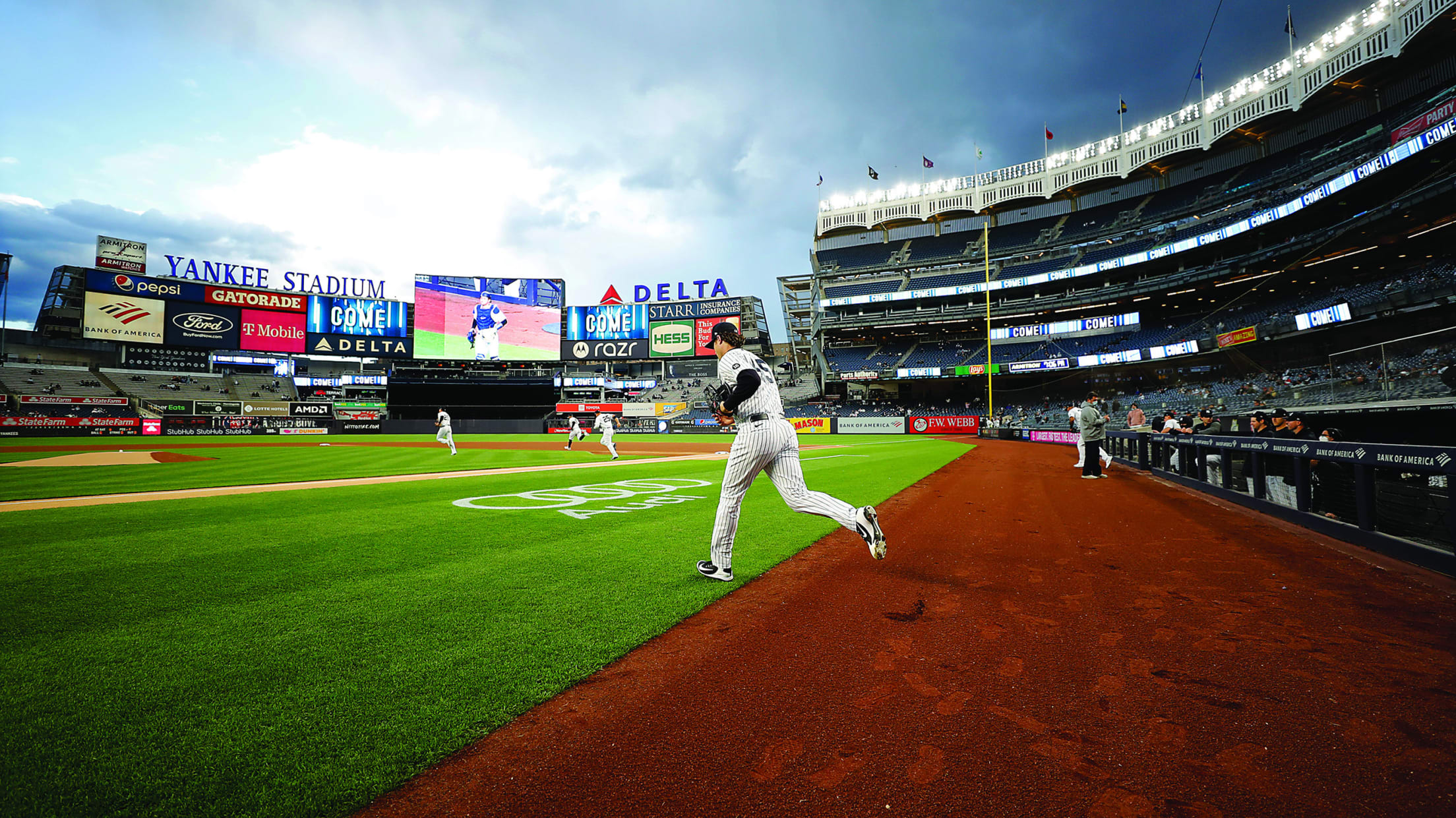 13 - 304 20210430_Detroit_AGH_977