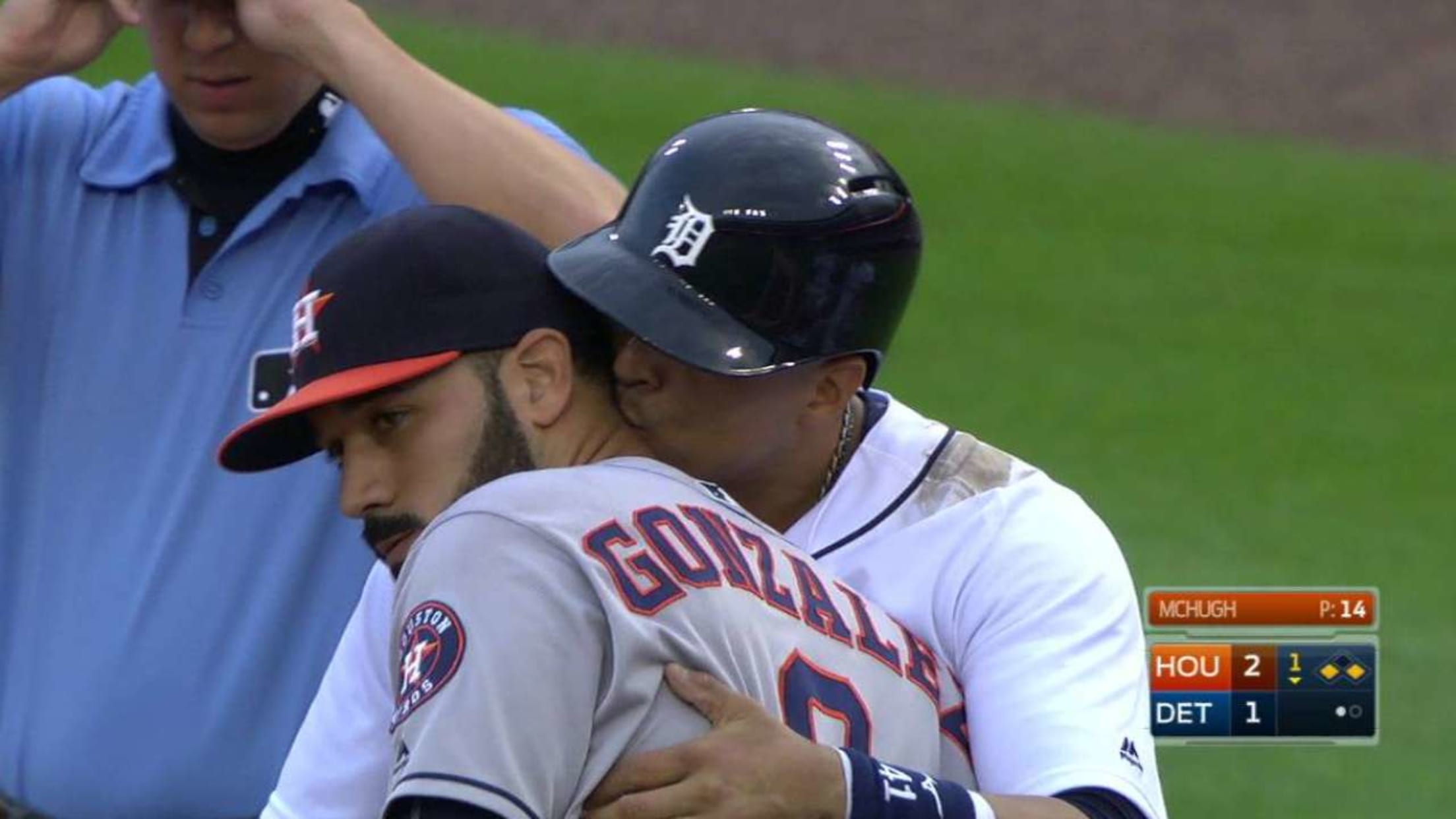 V-Mart kisses Gonzalez