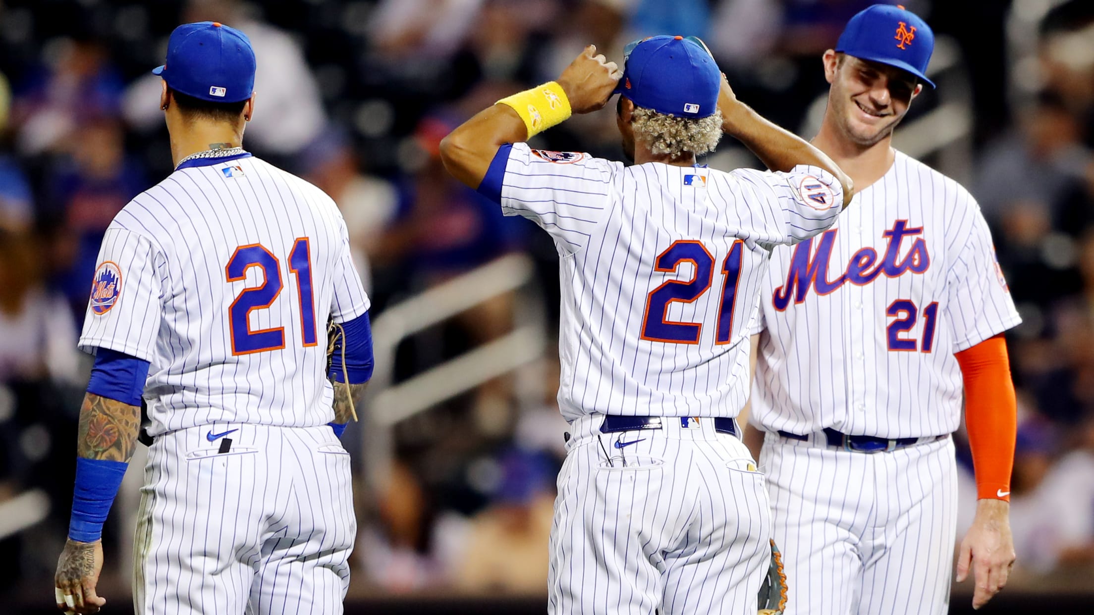 Some MLB Players Wearing #21, All Wearing 21 Patches Today for Roberto  Clemente Day – SportsLogos.Net News
