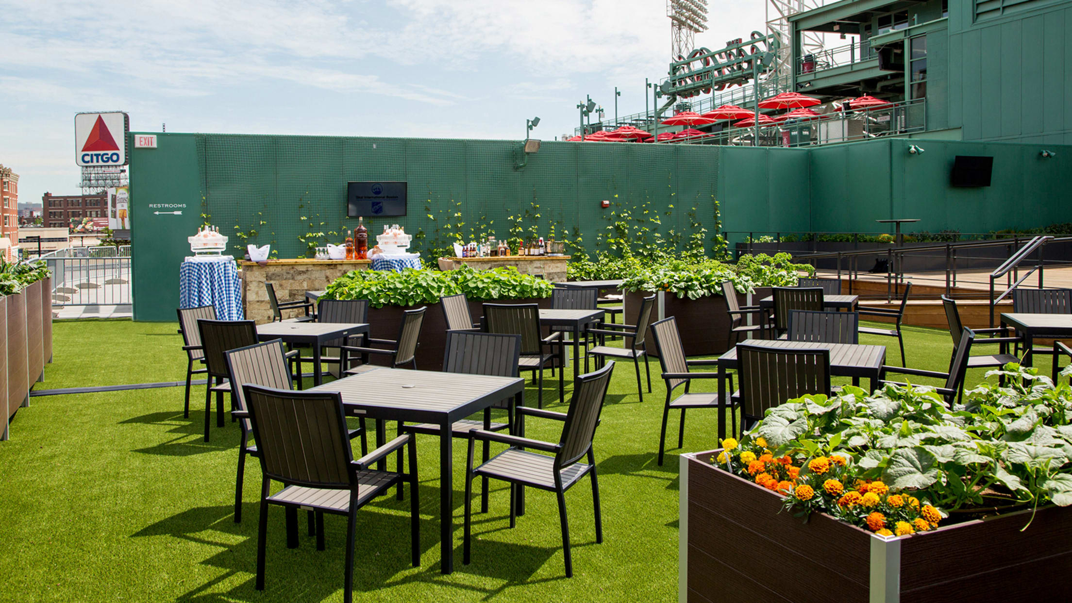 Vineyard Vines Club At Fenway - Fenway - Kenmore - Audubon Circle -  Longwood - Boston, MA