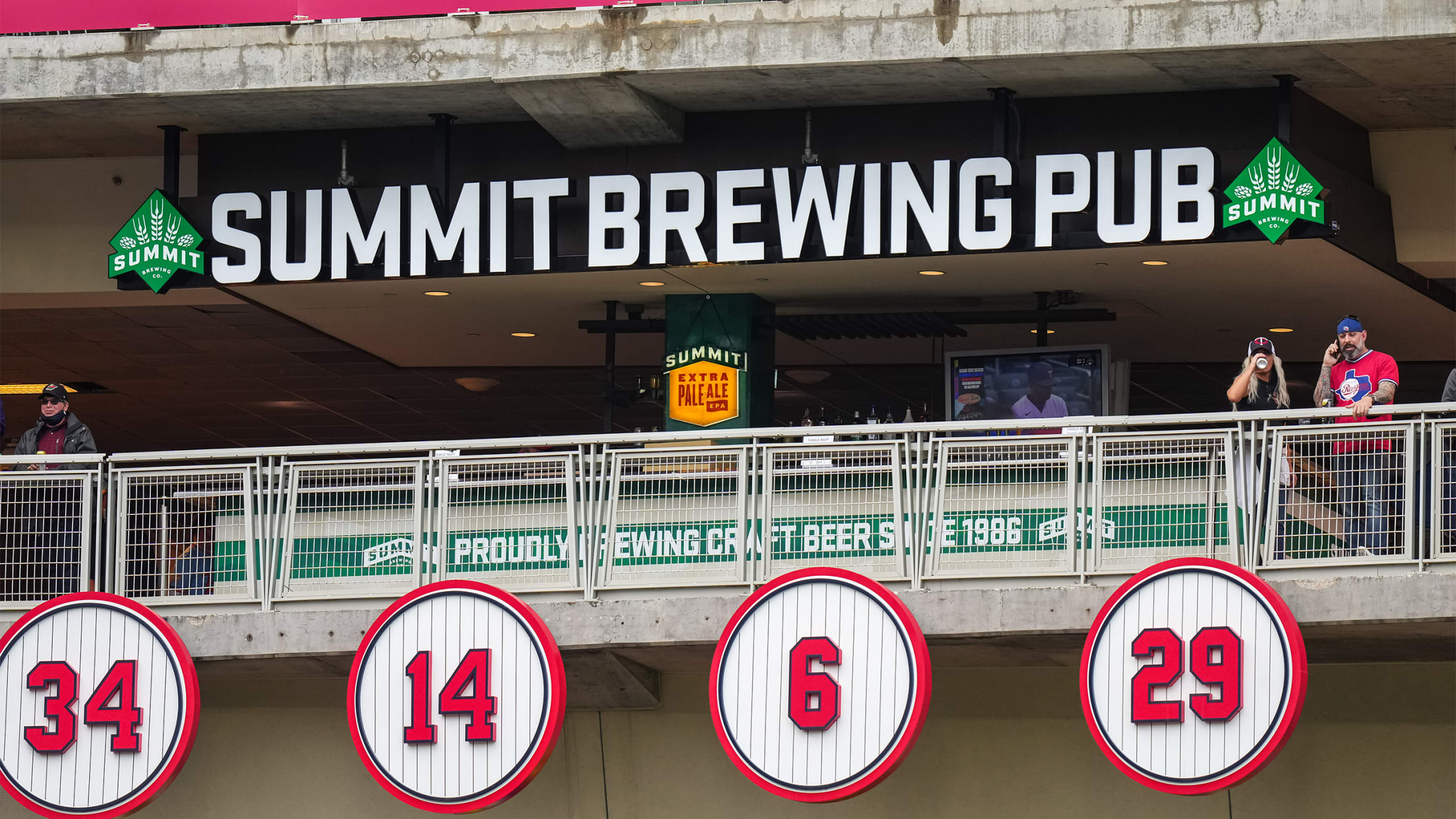 Target Field Bars & Restaurants Minnesota Twins