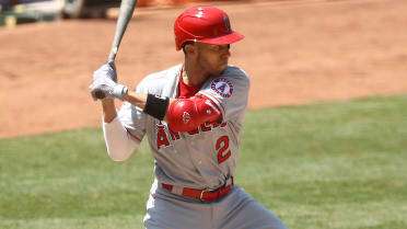 Twins to sign SS Andrelton Simmons to one-year deal worth $10.5 million  North News - Bally Sports